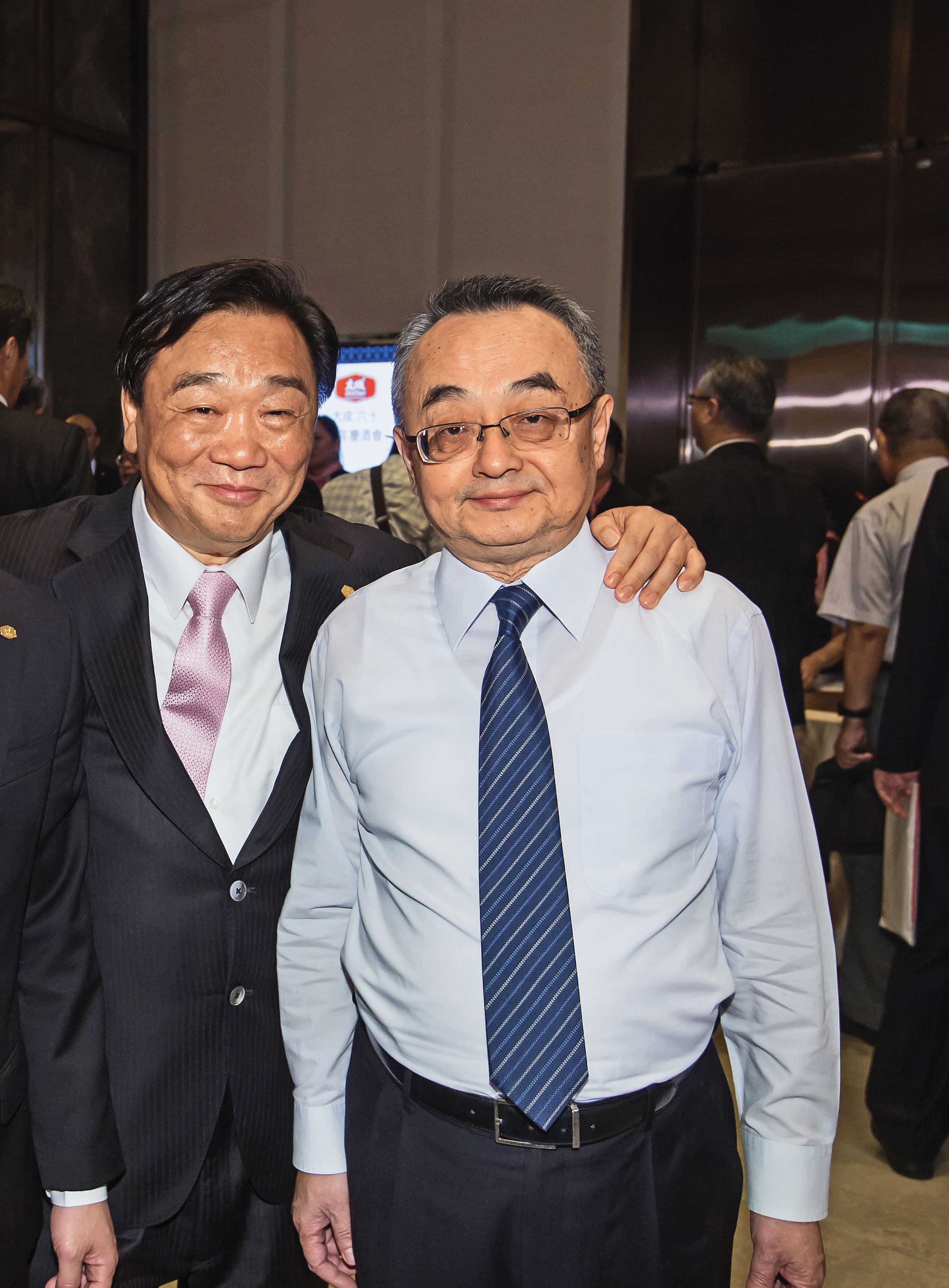 韓家宸(左)和孫鐵漢(右)原本是商場四十年好友,如今反目成仇、對簿公堂。