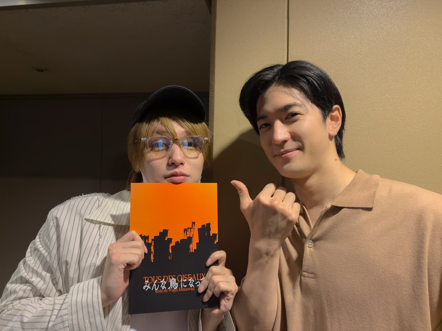 中島裕翔演出舞台劇,Hey! Say! JUMP成員伊野尾慧也去支持。(翻攝中島裕翔INS)