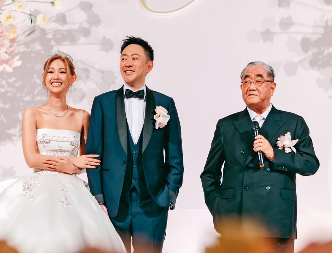 ↑ 林明成(右)與兒子(中)、媳婦(左)的表情互有對比而且相當有趣。(讀者提供)