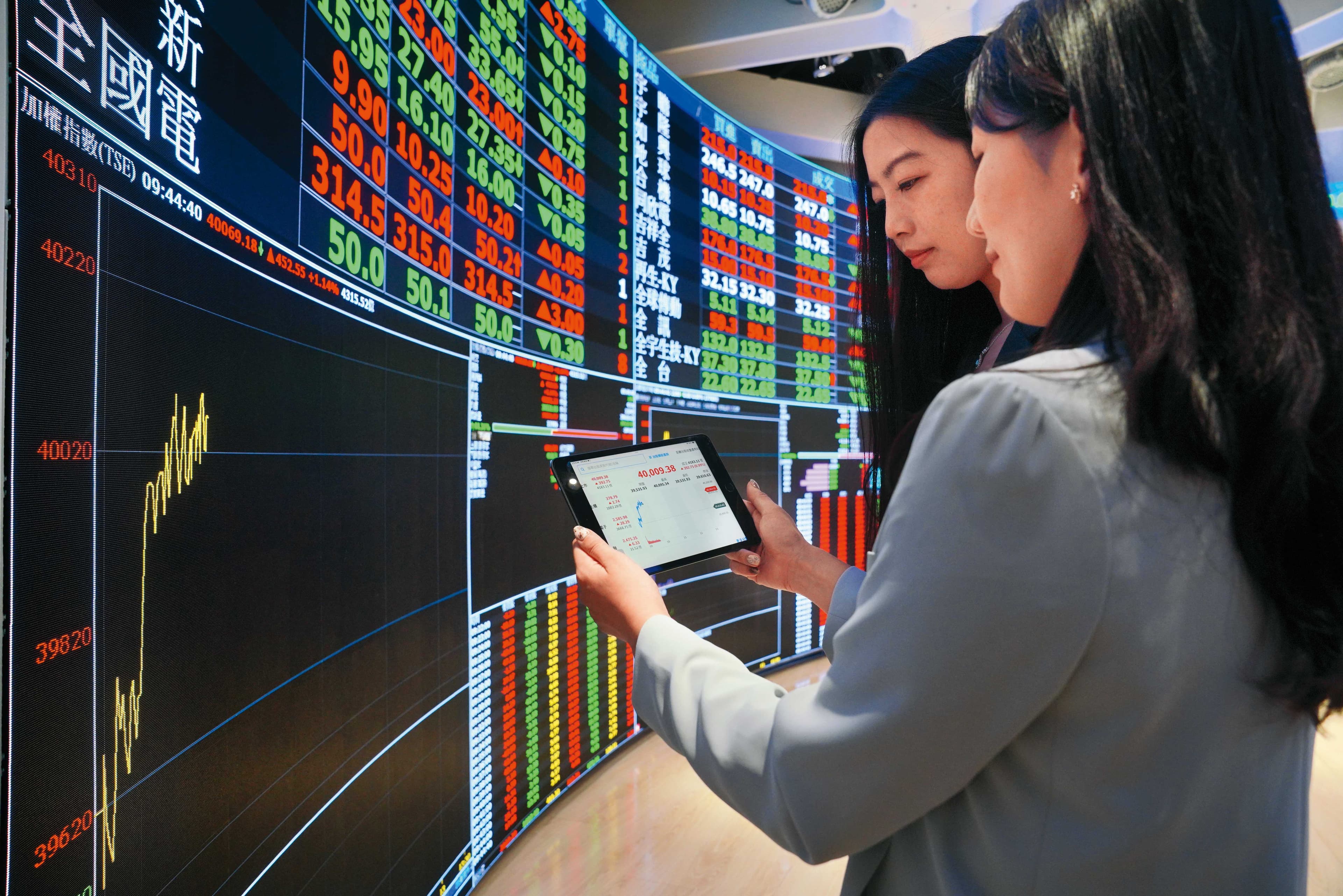 AI與半導體熱潮推升台股行情,市場資金持續湧入股市。