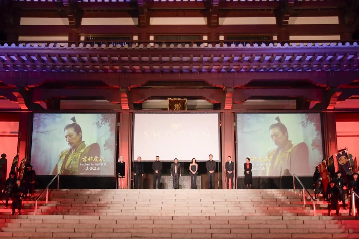 《幕府將軍》製作團隊與演員們現身東京增上寺替作品祈福。(翻攝自WEB TELEVISION)