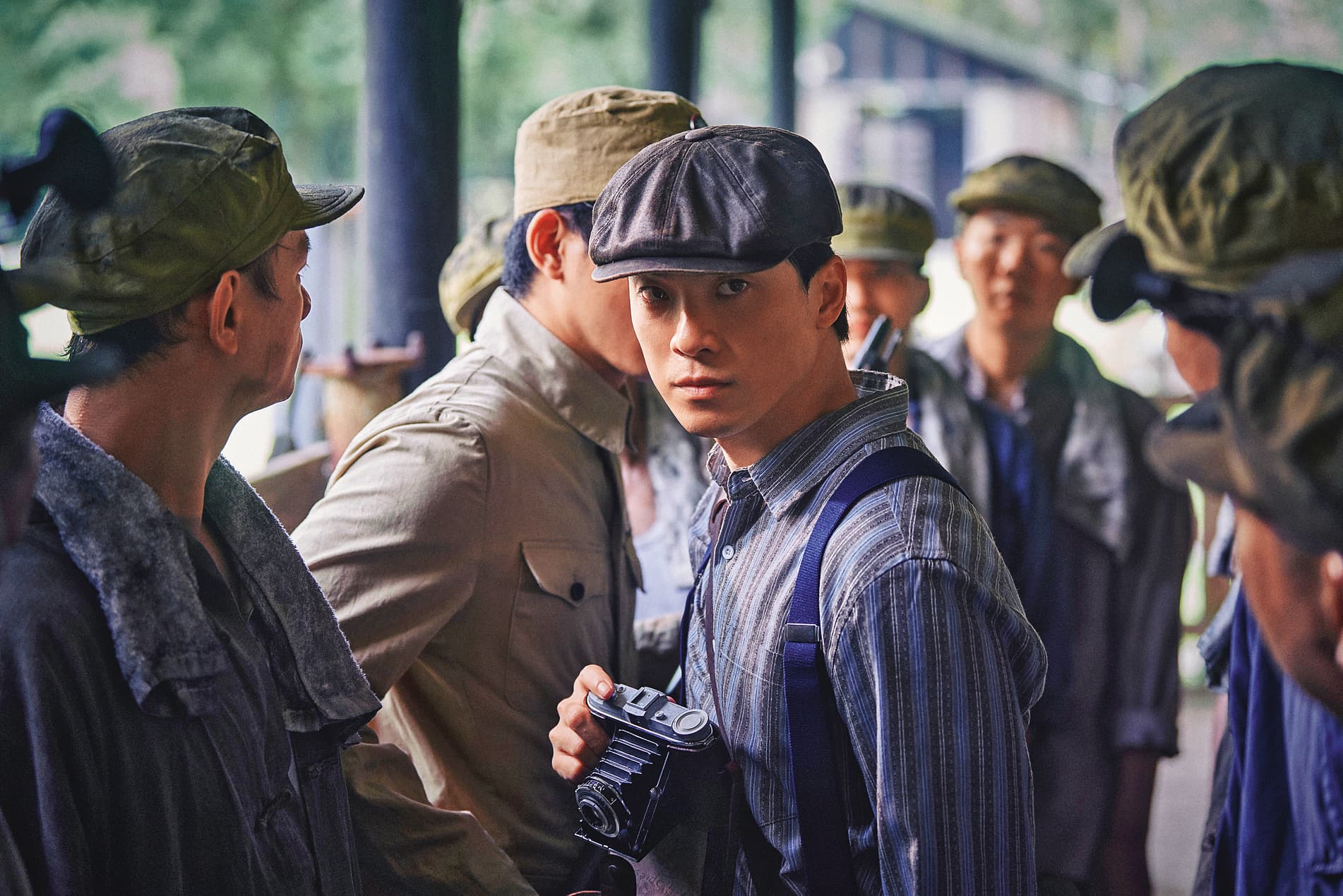 林哲熹在《再見1987》扮演充滿理想的熱血青年李俊賢，被時代洪流推著走，一路讓他越走越遠、離鄉背井。（公視台語台提供）