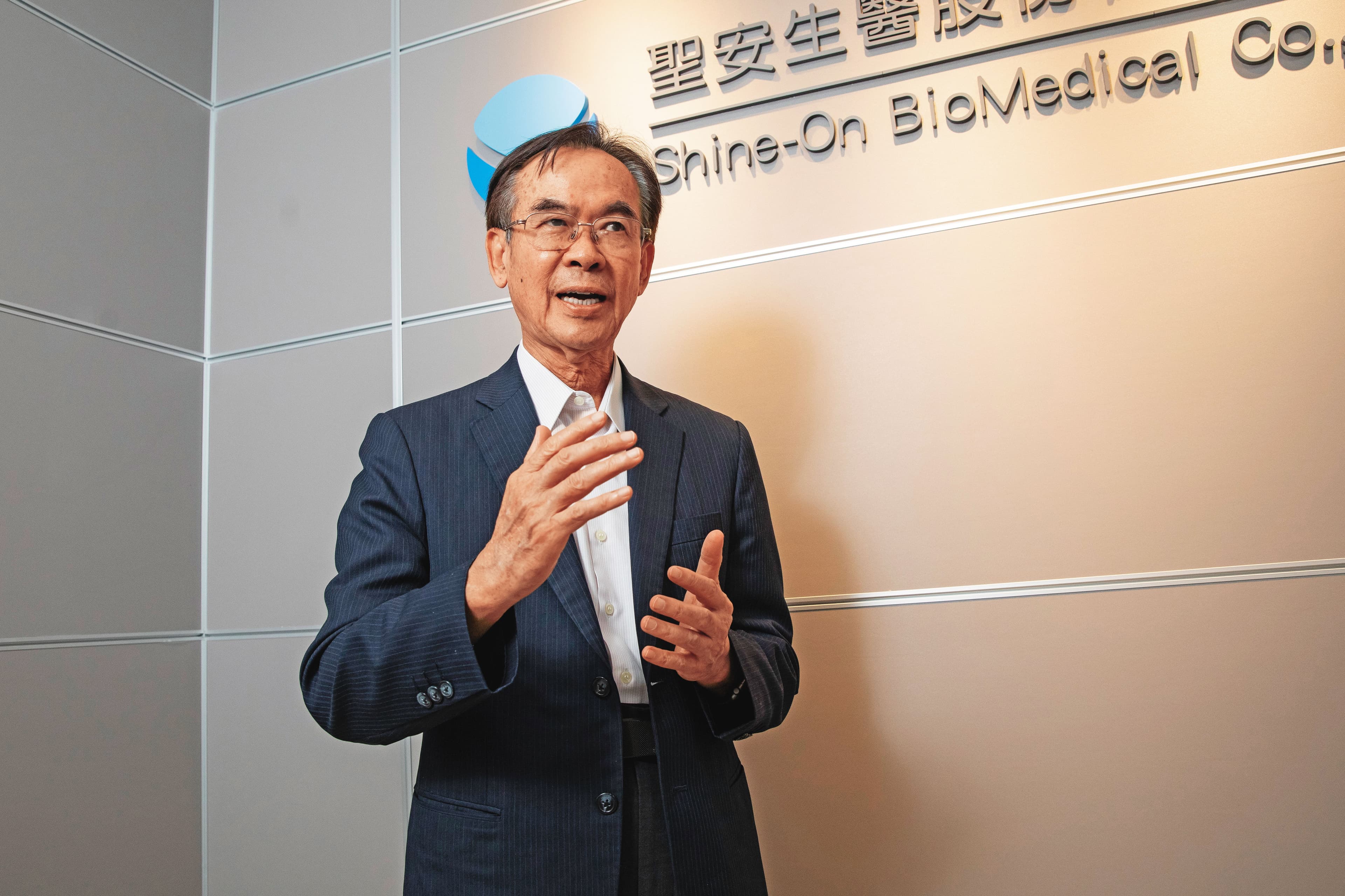 聖安生醫領先開發三抗藥物,藉此避開與國際藥廠正面對決,趁機彎道超車。圖為聖安生醫總經理江宏哲。
