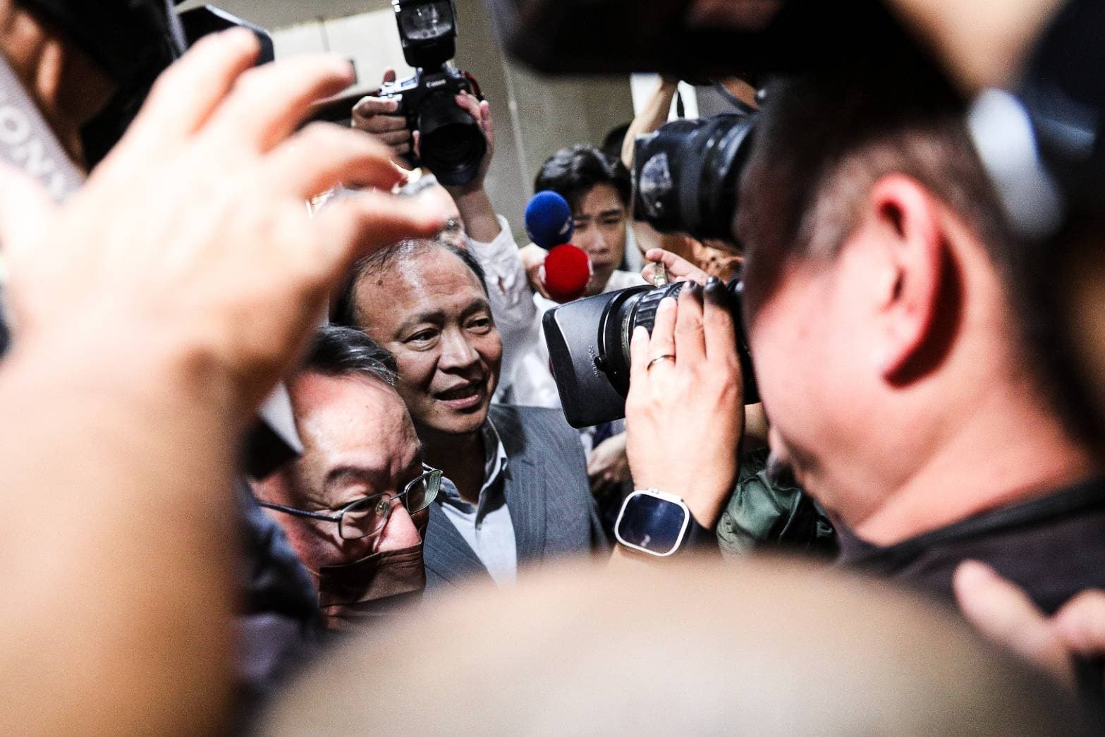 林聰賢現身北檢被約談。