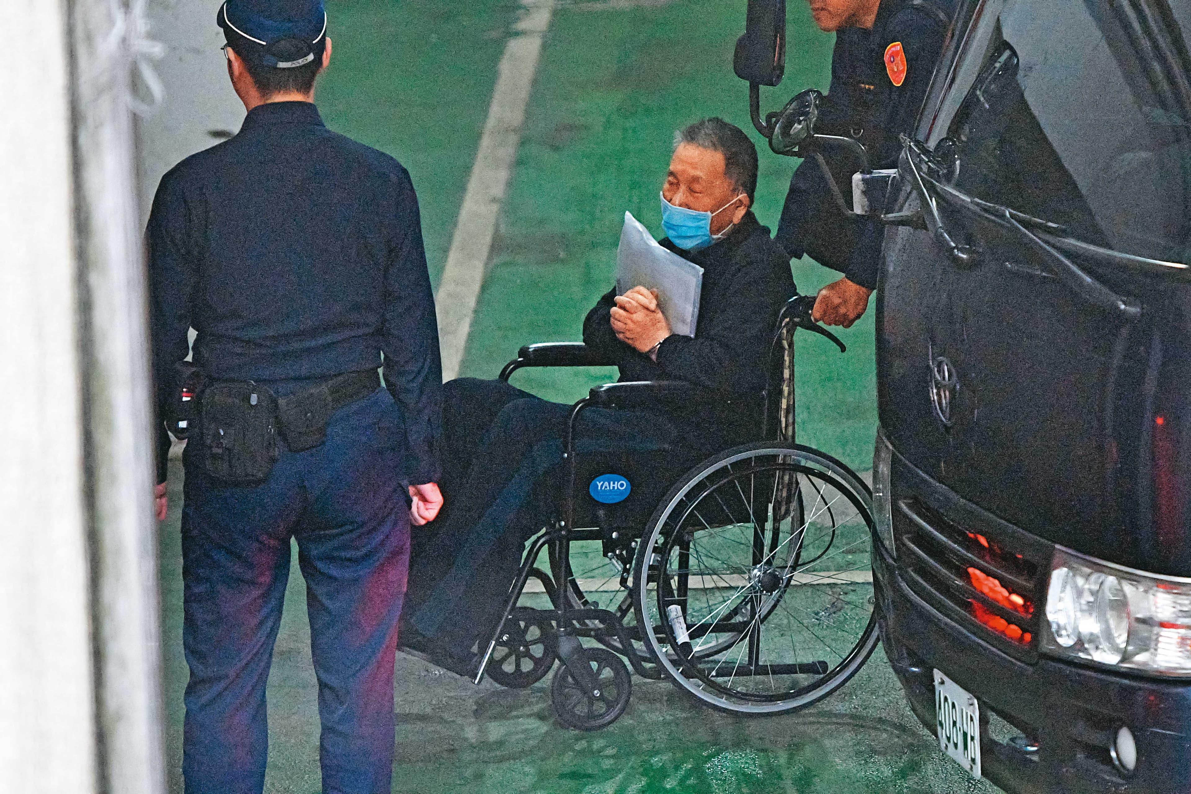 威京集團主席沈慶京仍否認犯罪,京華廣場土地已遭扣押,面臨停工。