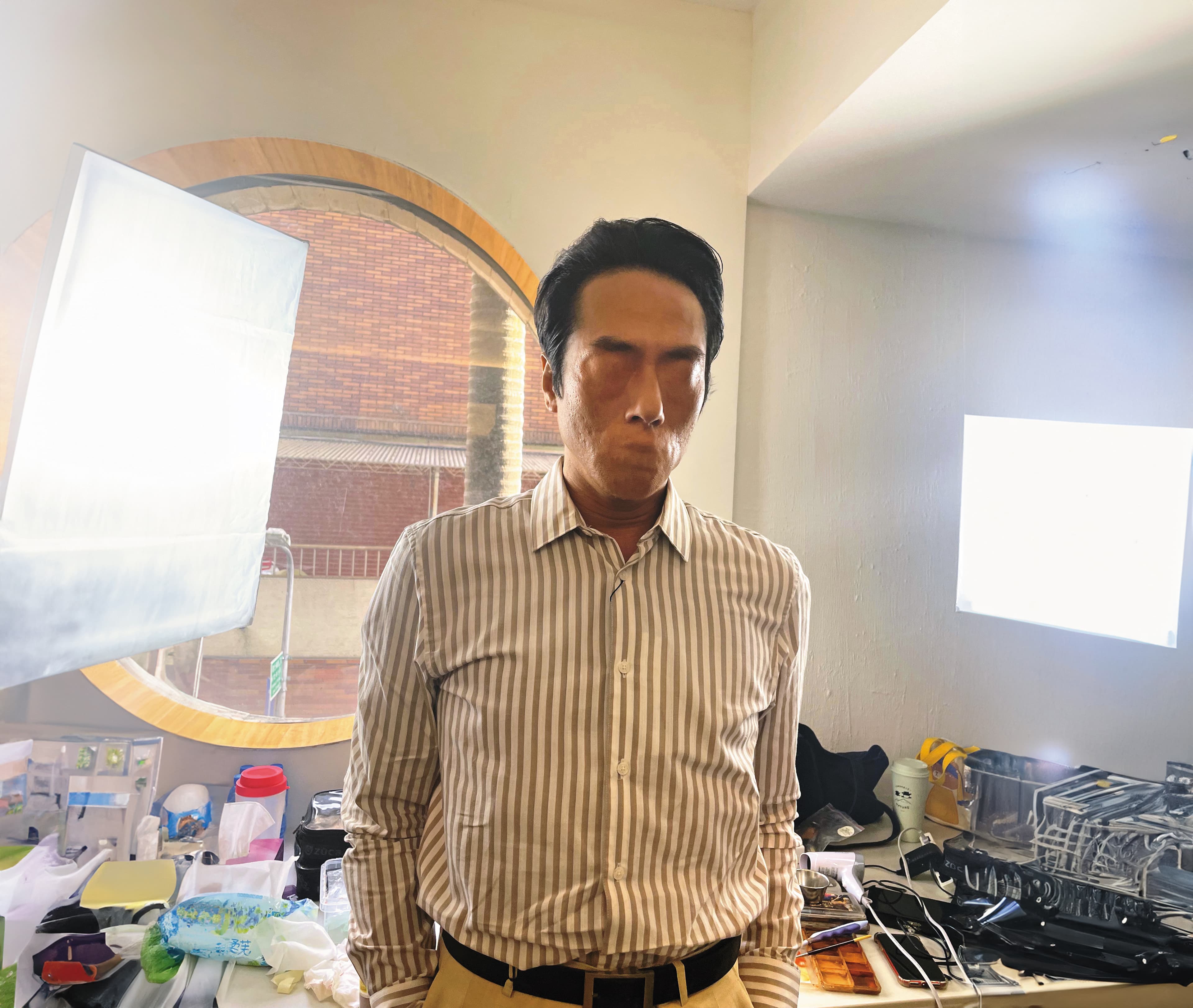 夢境中的莊凱勛造型詭異,在拍攝前接受特化測試。 (逆光電影提供)