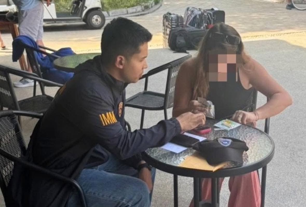 法國情侶Wesley與Valen被泰國驅逐出境。(翻攝畫面)