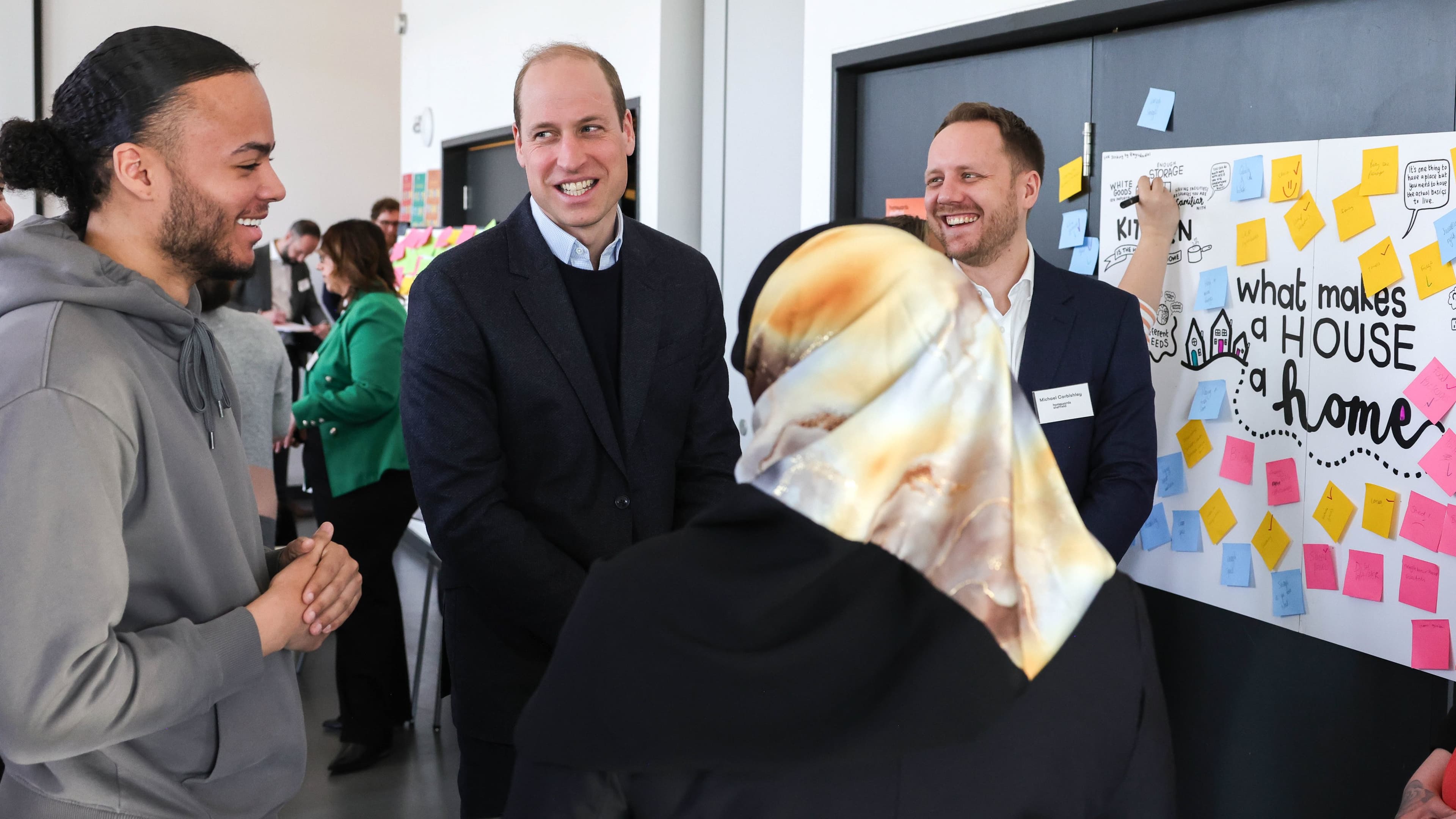 威廉王子昨出席公務,探討無家可歸遊民問題。(翻攝X@KensingtonRoyal)