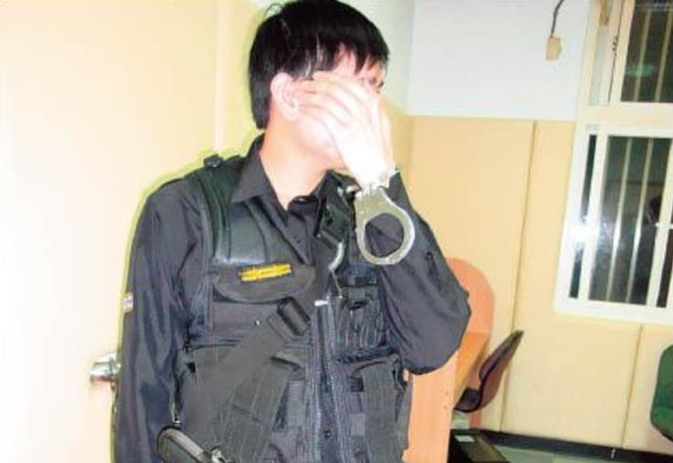 王逢昇被爆假冒警察的黑歷史。(翻攝畫面)