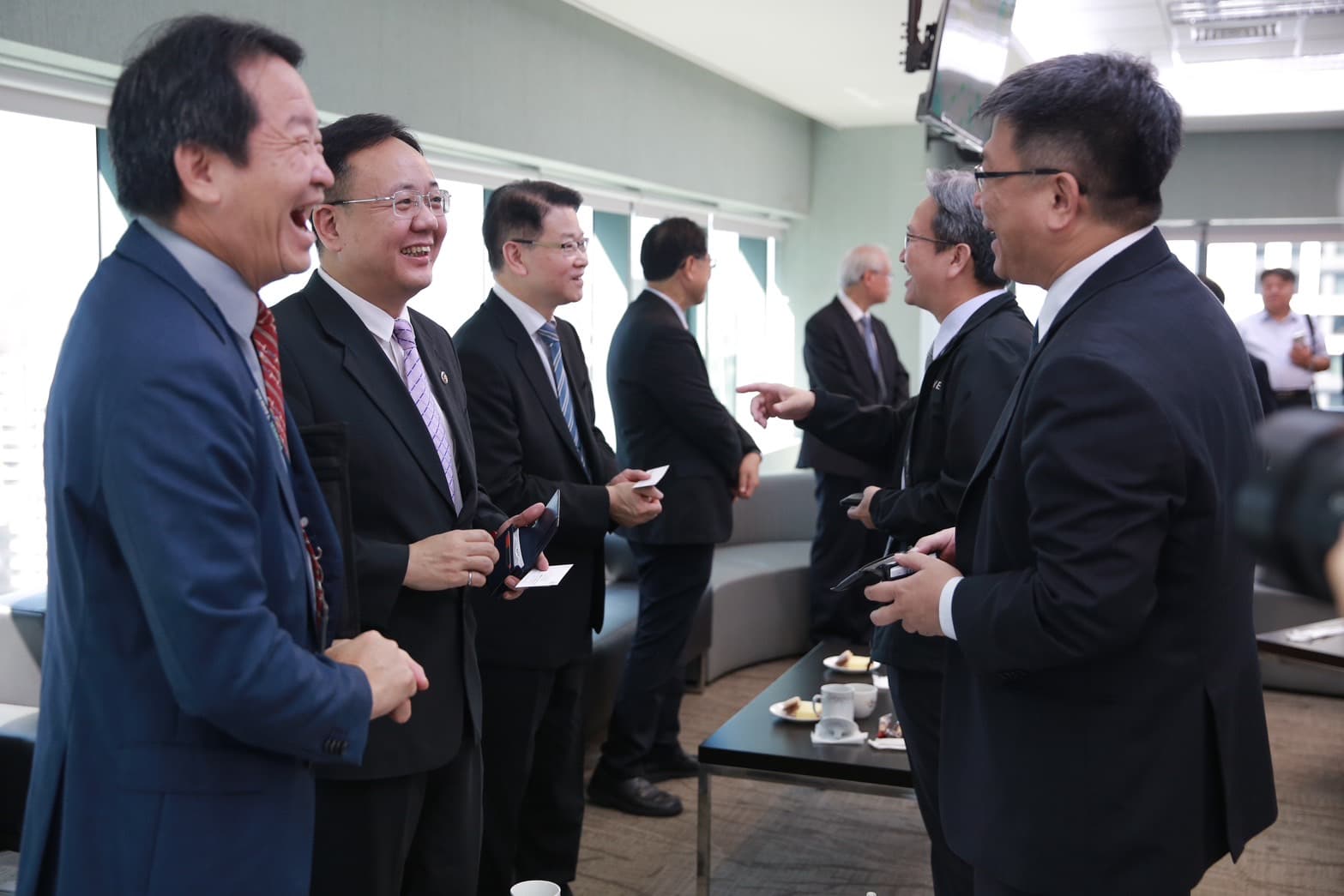 本次研討會由法務部長鄭銘謙、經濟部長郭智輝致詞揭開序幕。(廉政署提供)