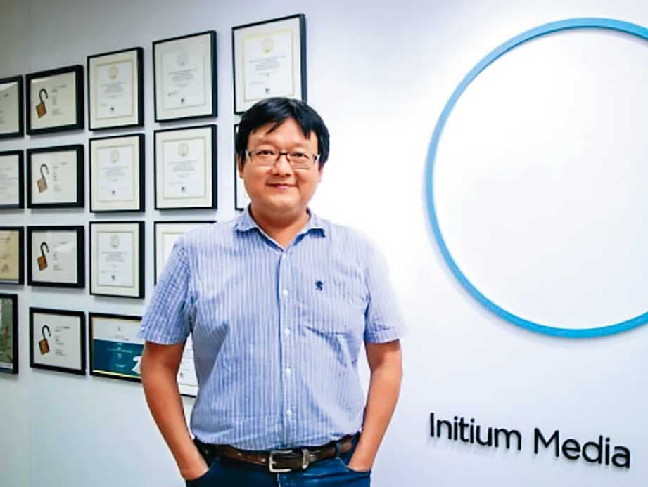 長年關注軍事議題的資深記者李志德(圖)觀察到,不少像溫約瑟這樣的年輕世代,近年也開始關心軍事議題。(李志德提供)