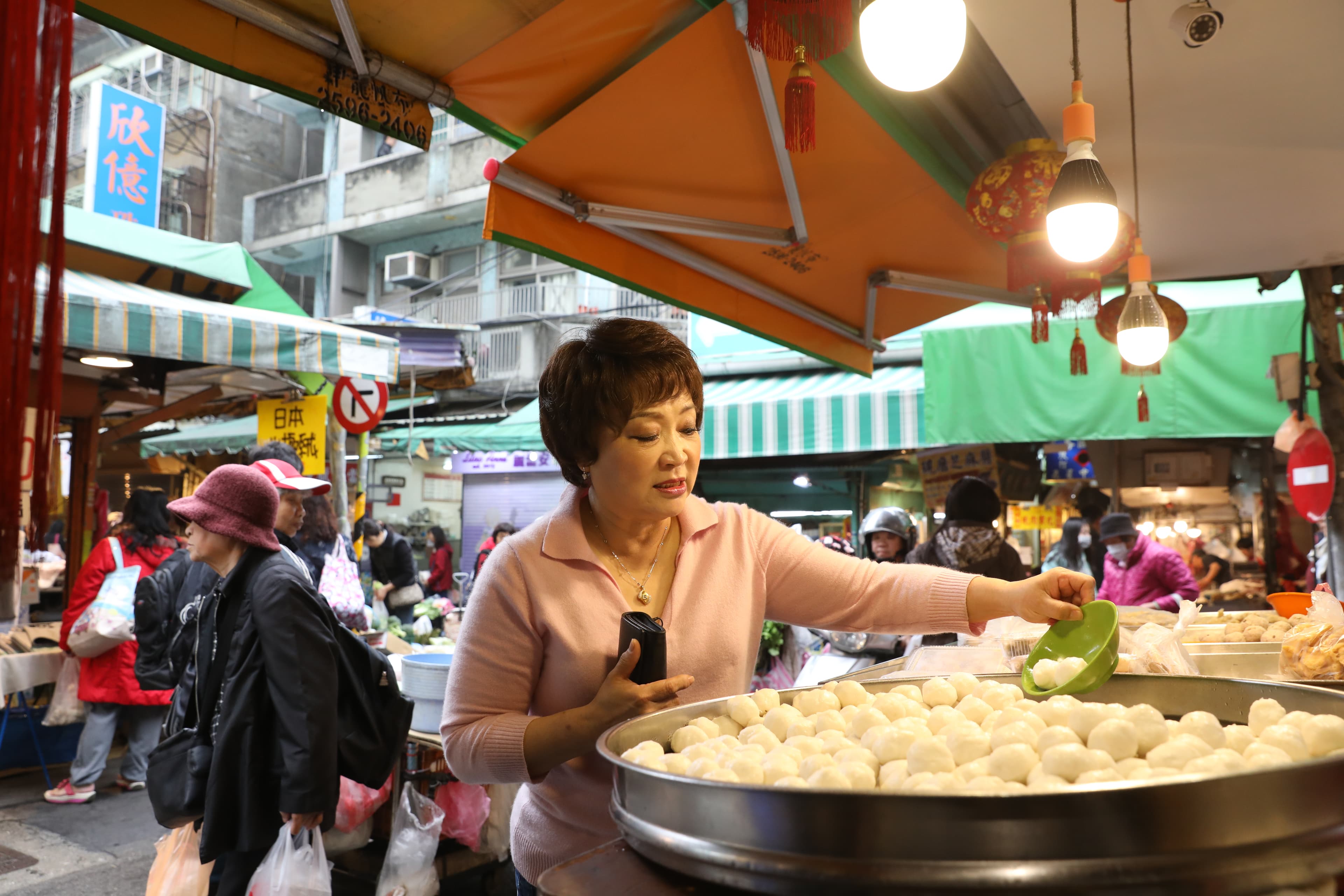 對於程安琪來說,東門市場常讓她回憶起和母親一同買菜做菜的時光。
