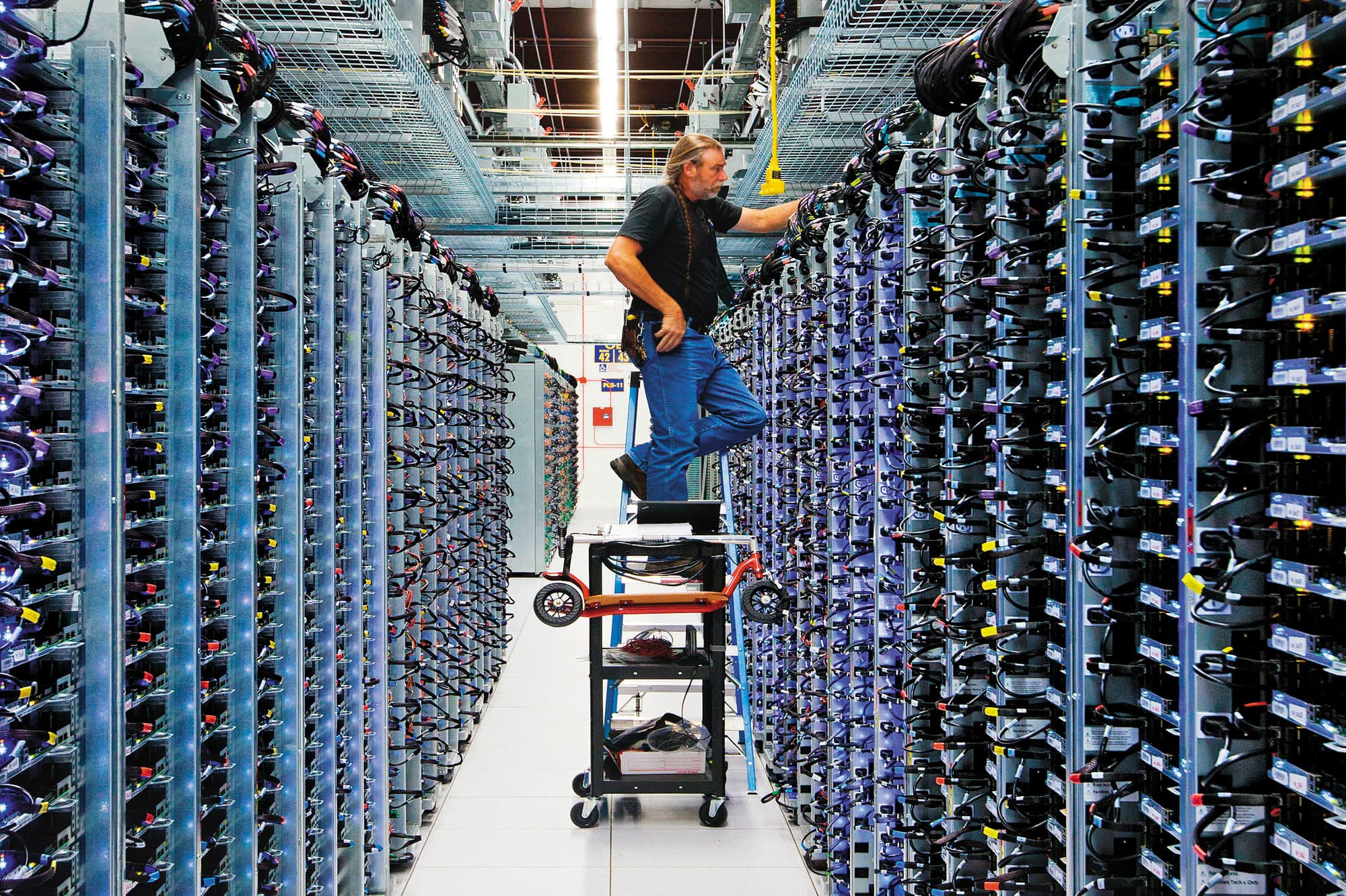 Google等雲端科技巨擘大幅擴建資料中心，有利於生成式AI的應用與服務加深加廣。（翻攝google官網）