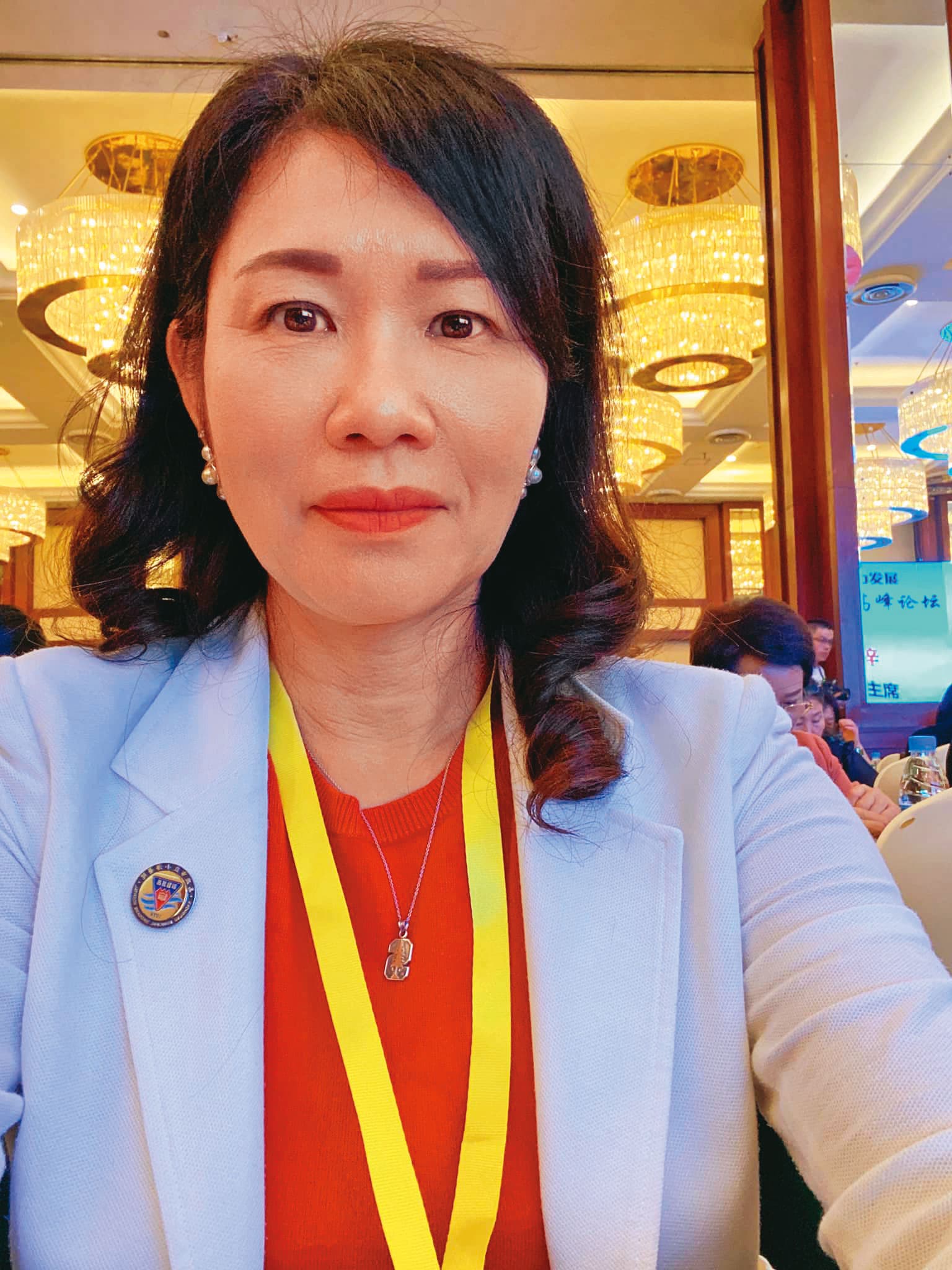 馮明珠私下告訴友人,衛生局會發文撤回,表示這一件事情錯了,並稱「白紙黑字,讓我們可以告到監察院」。(翻攝馮明珠臉書)