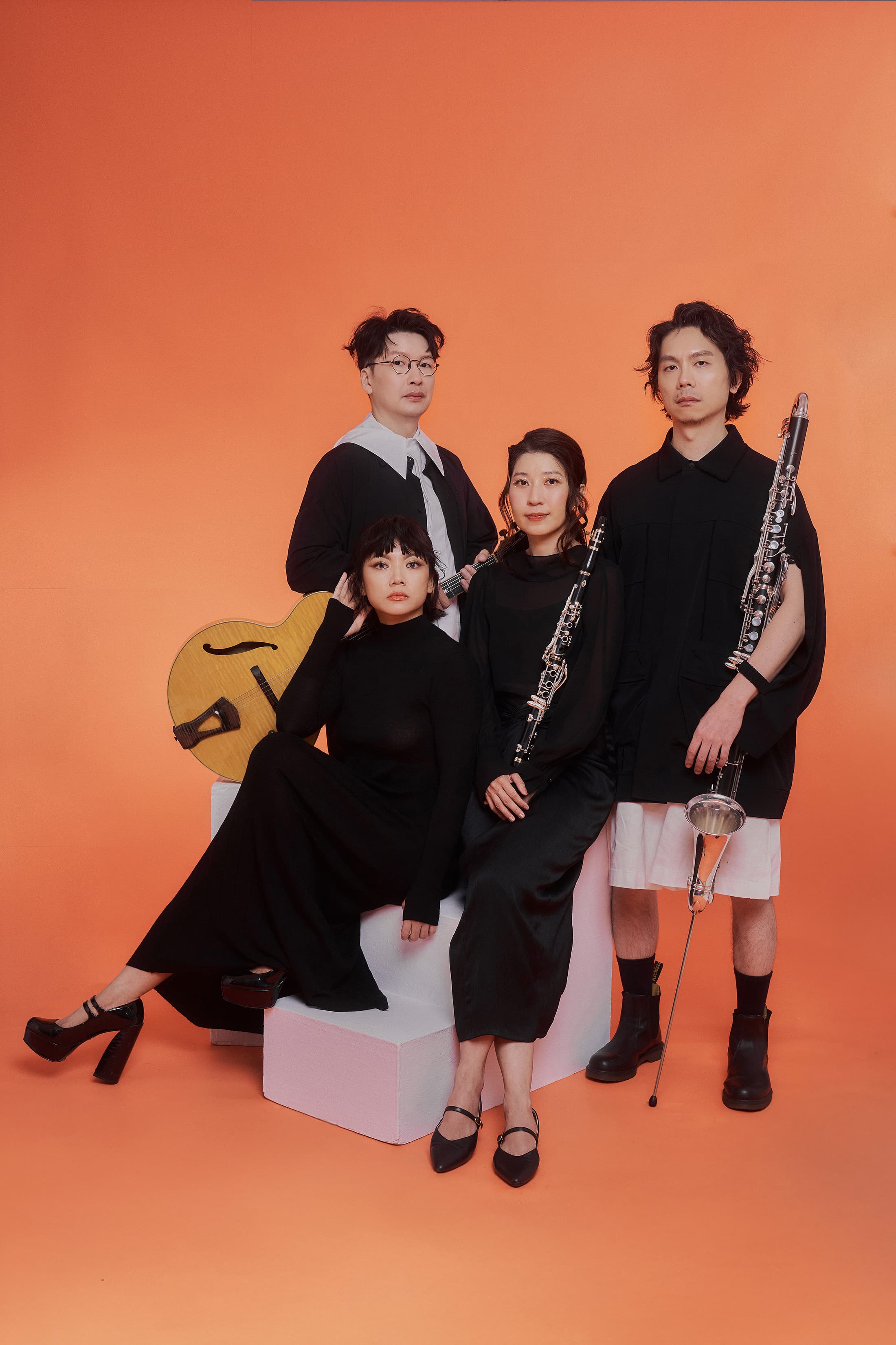 金曲獎得主「春麵樂隊」在盛典現場獻唱,單簧管與吉他的樂音隨山風起伏,為這場茶文化嘉年華增添動人層次。(POUYUENJI寶元紀提供)