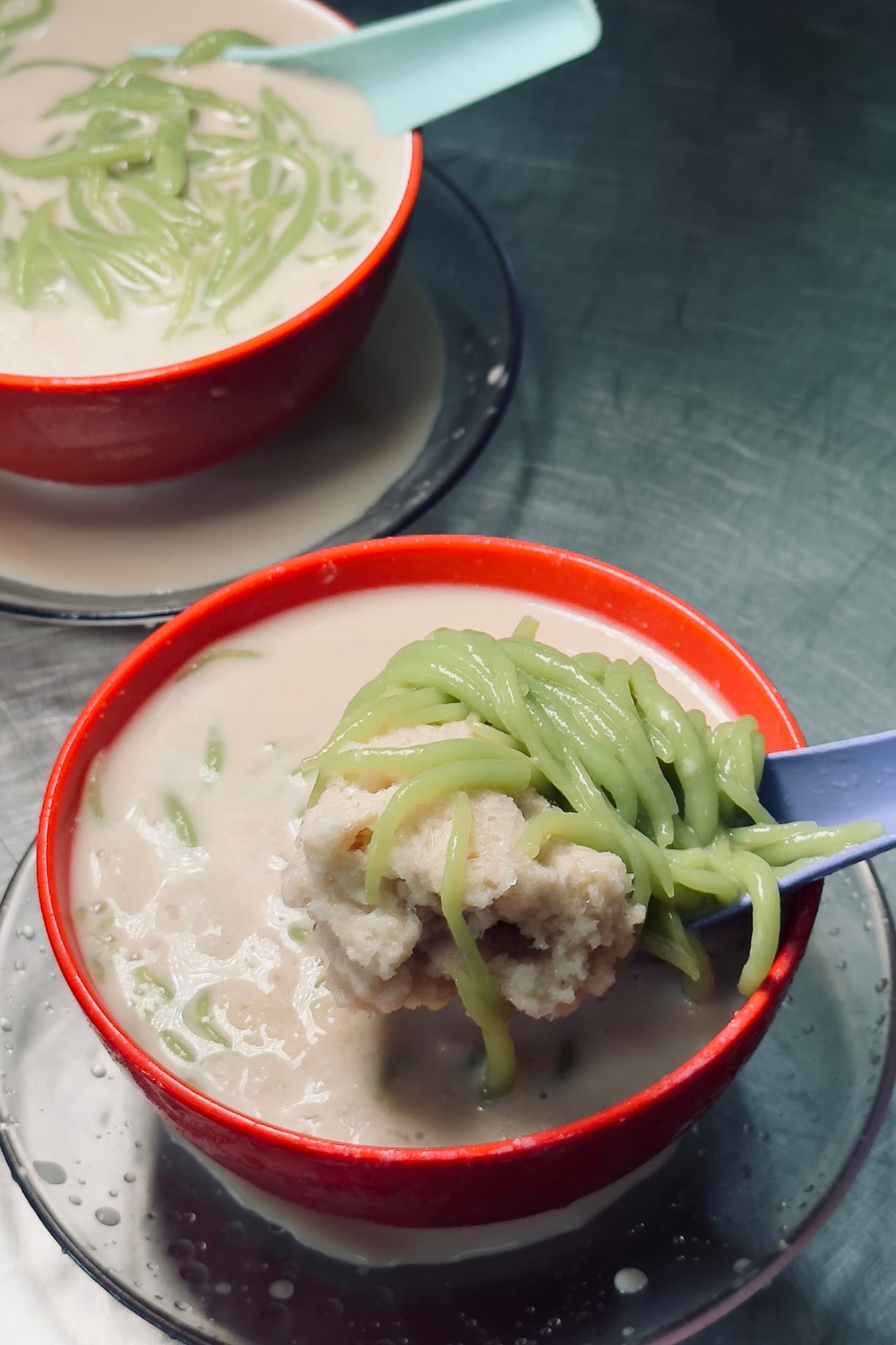 Ansari Famous Cendol的煎蕊口感軟嫩爽滑，淋上椰奶與椰糖漿，美妙滋味讓許多人一吃就上癮。（馬幣2.5元／碗，約NT$20）