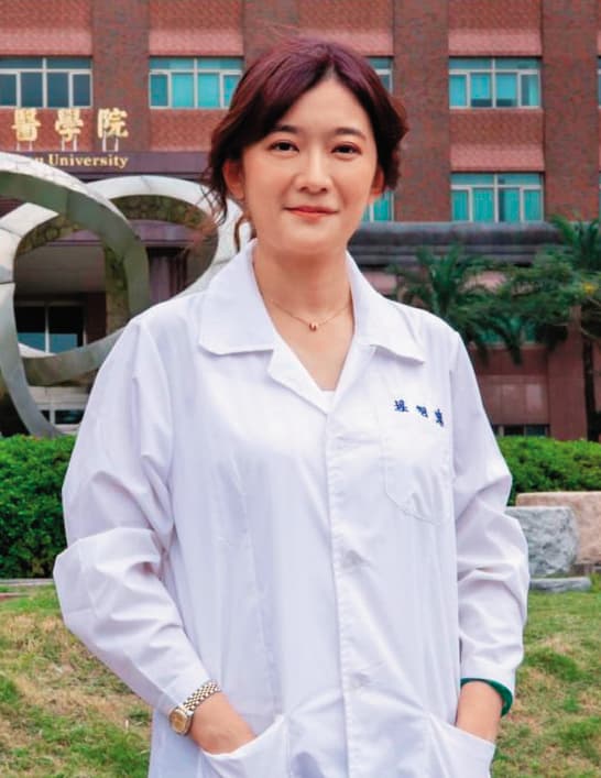 三顧前董座楊智惠(圖)曾獲10大傑出女青年,力阻陳宗基技轉中國,是否因此遭人報復而慘遭司法調查,有待檢調查明。(翻攝新創幫網站)