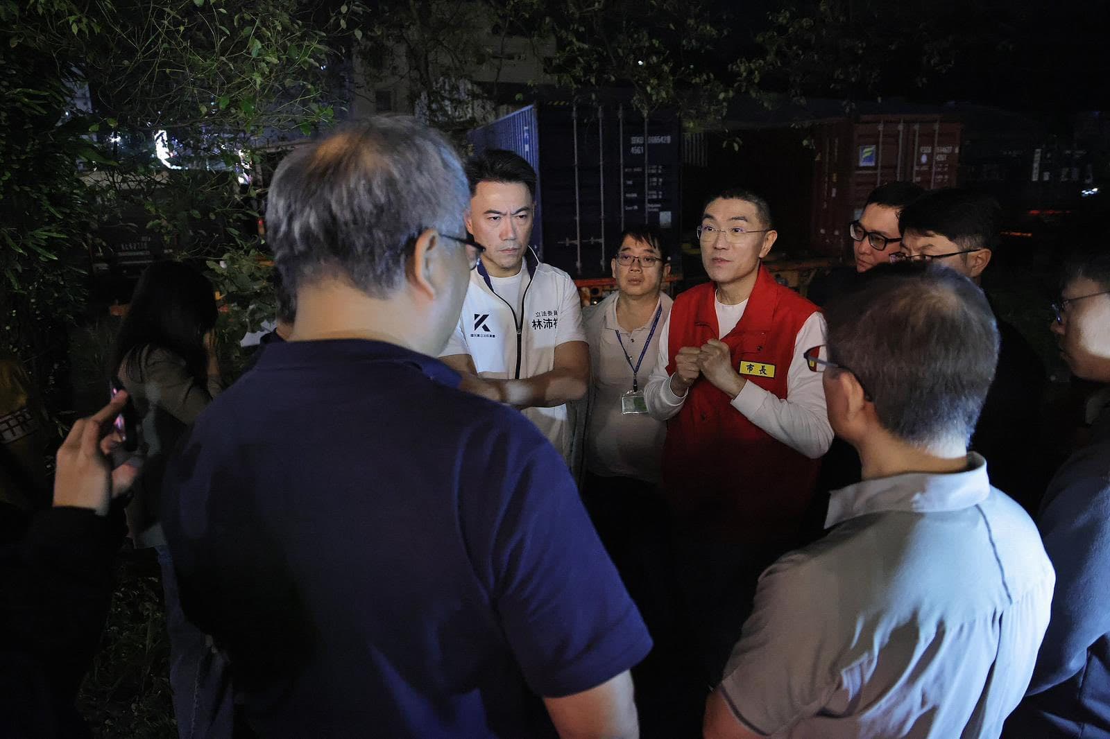 謝國樑、林沛祥昨晚前往勘查。（翻攝謝國樑臉書）