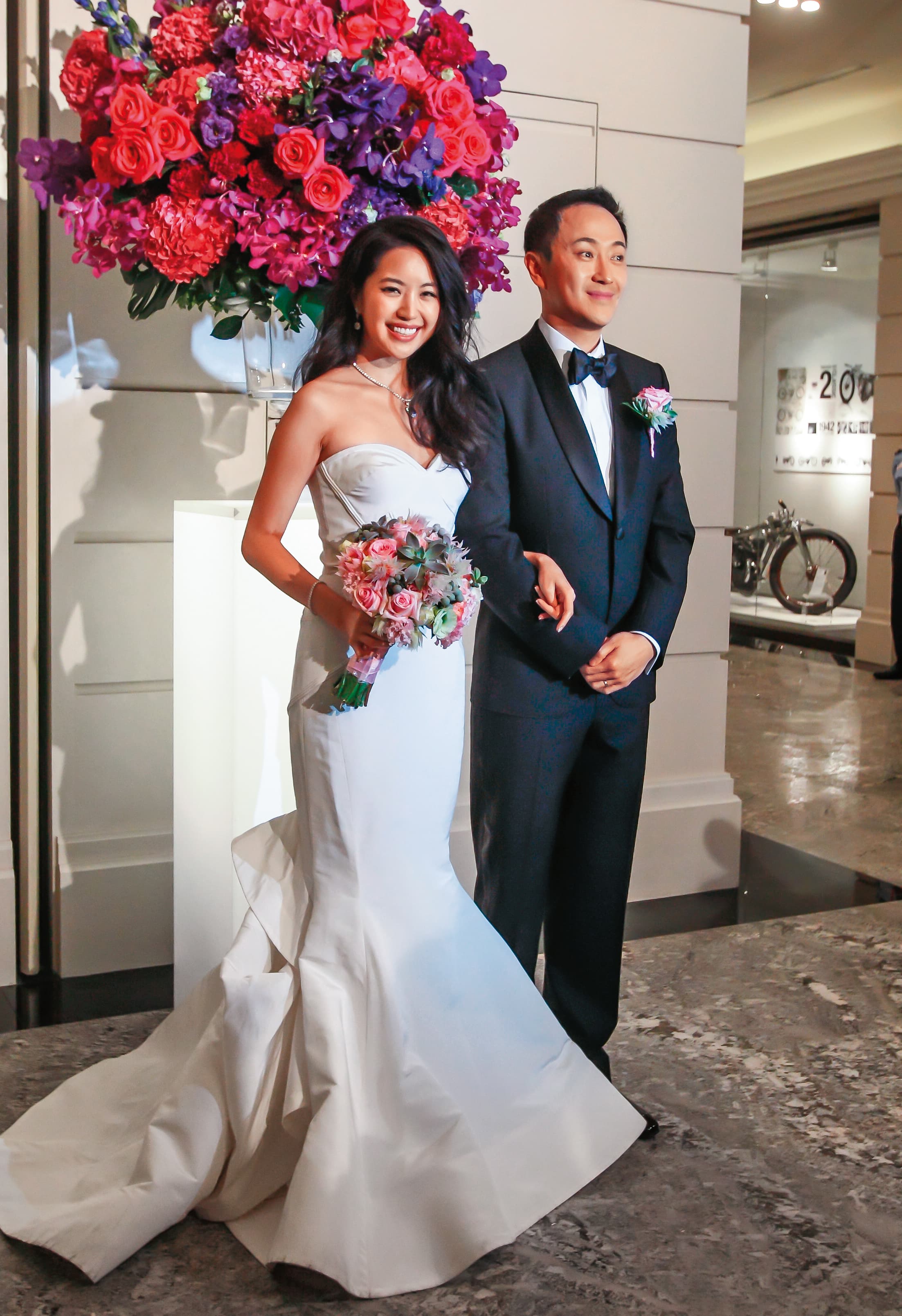 林知佑(右)早早與張思綺(左)成婚,他過往跟演藝圈算有淵源,跟關穎、張心妍鬧過花邊新聞。