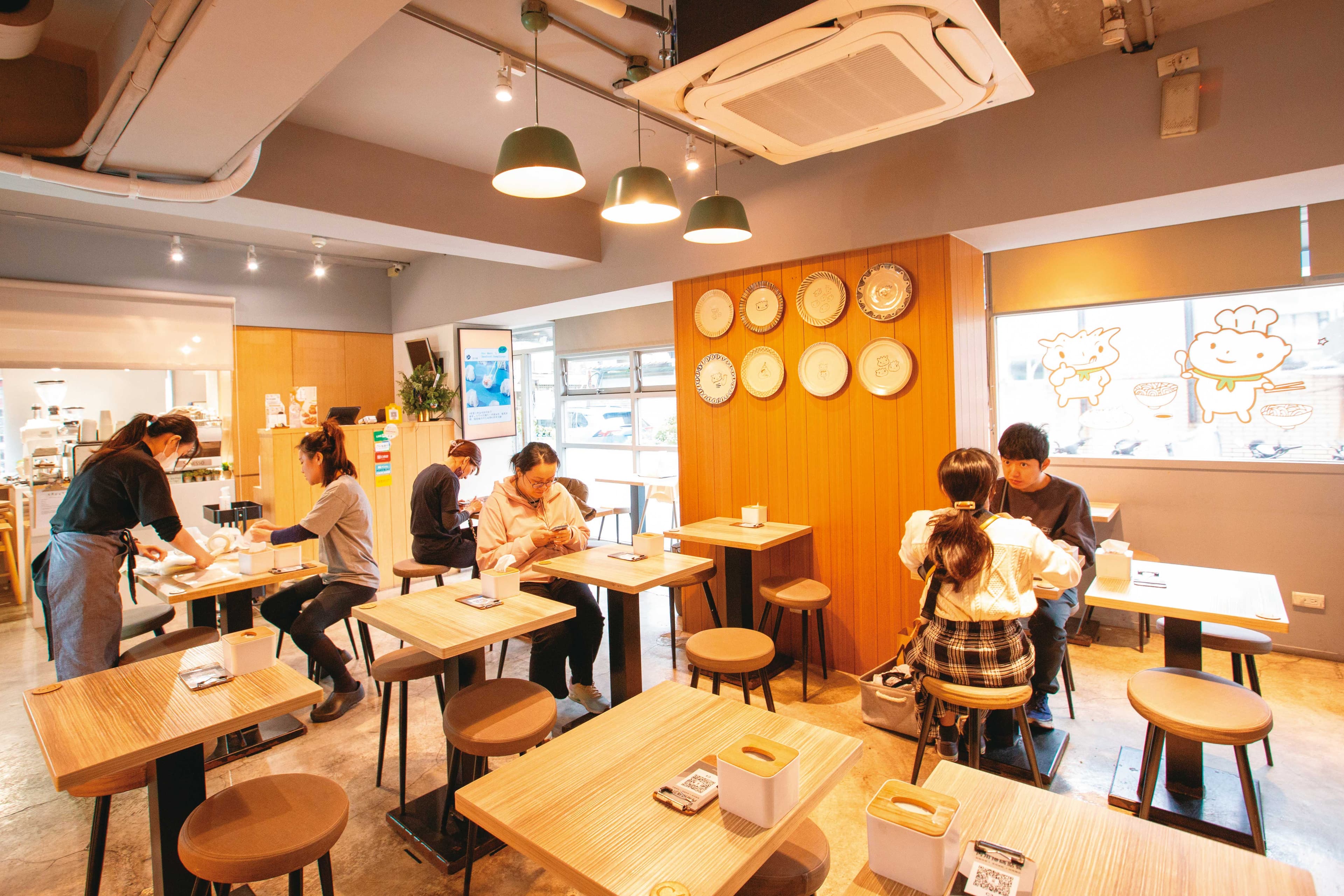 王姈芸開的餃子樂位於大安、信義區,跟王家只有一種口味不同,主打創意餃子。