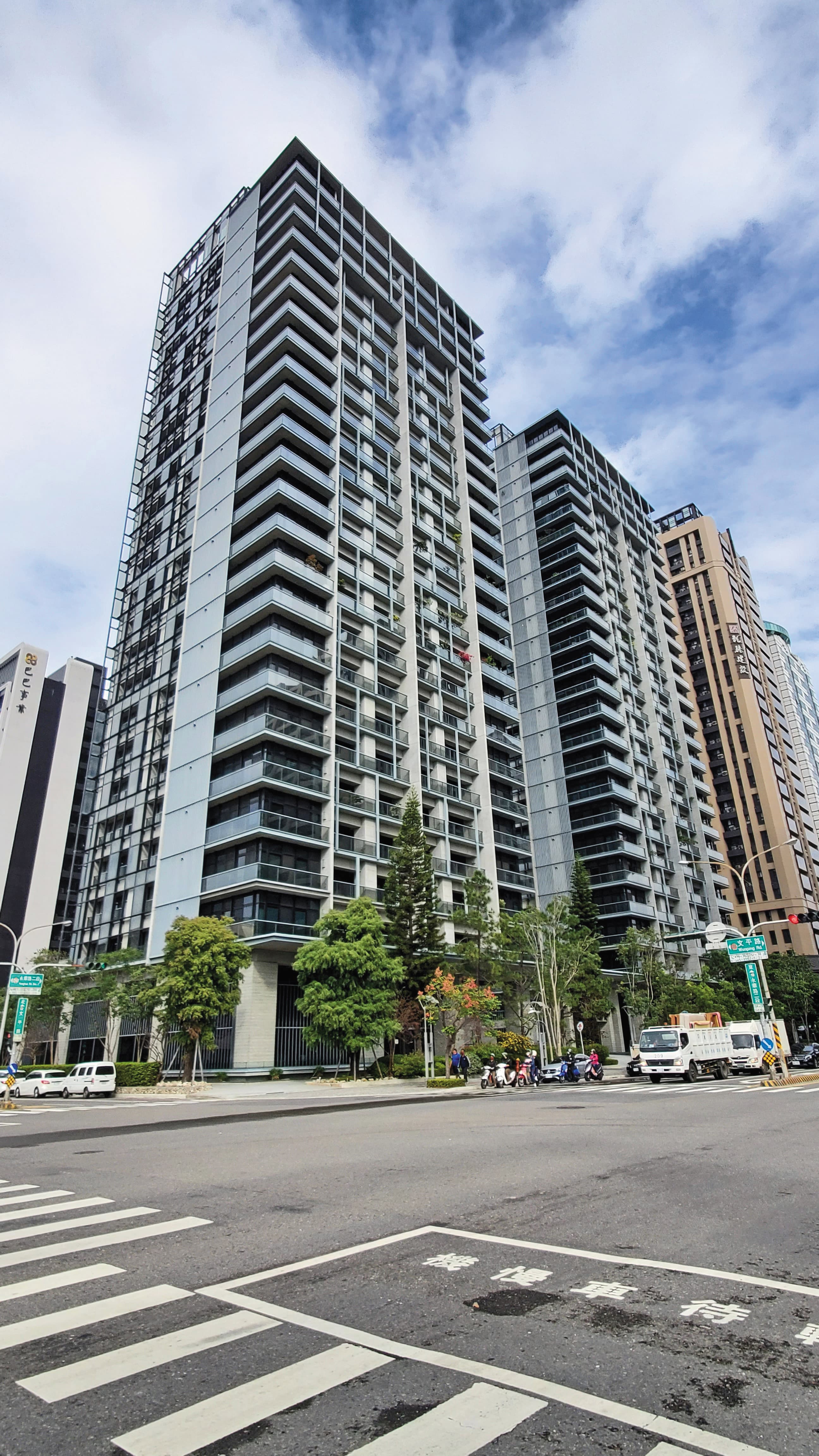 趙建銘悄悄搬離與陳幸妤同住的家後,入住附近新房。