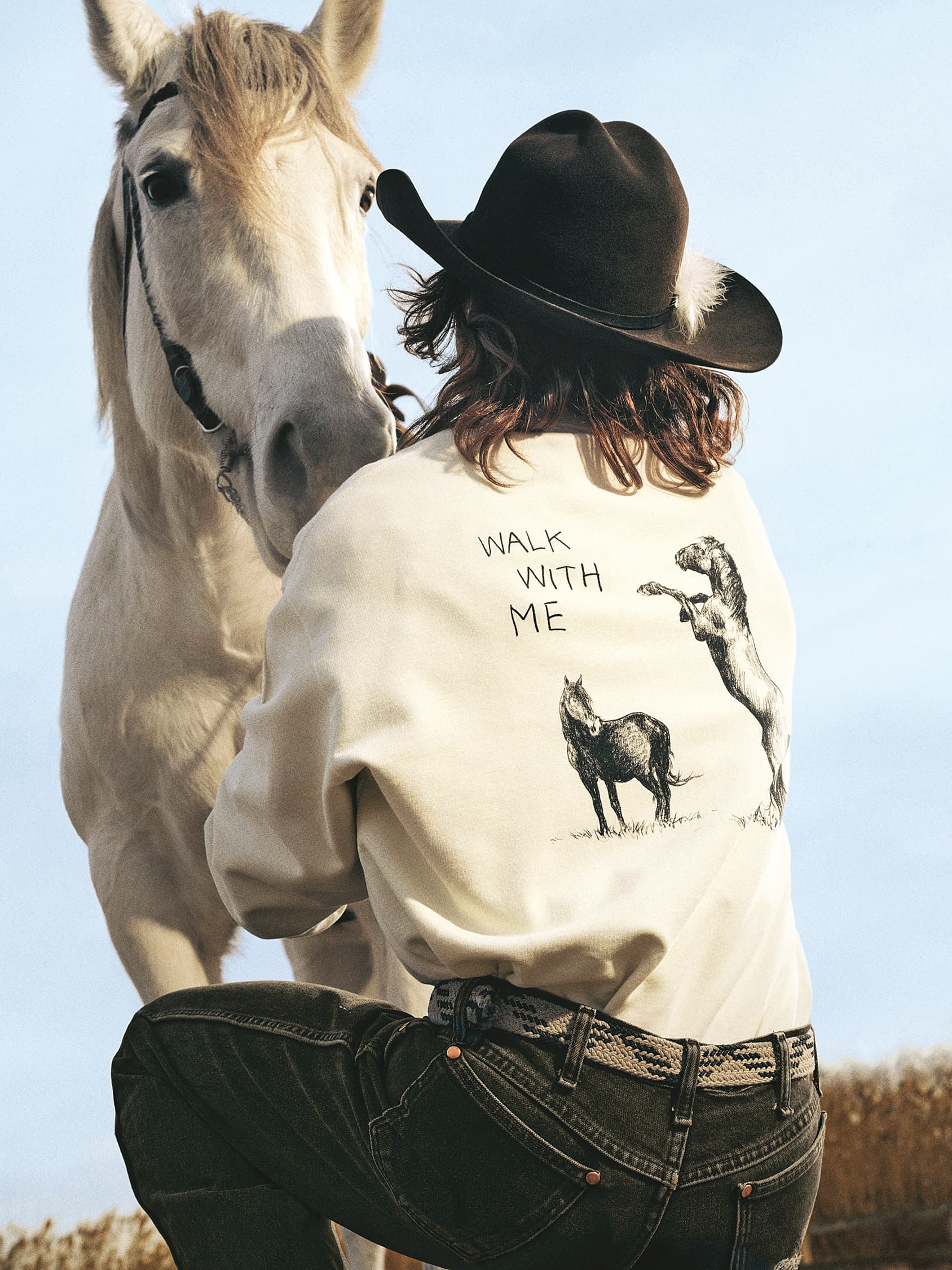 CANADA GOOSE馬年膠囊系列靈感來自野馬神祕奔行的存在感。男款Rove Crew長 袖T-Shirt NT$13,700(CANADA GOOSE提供)