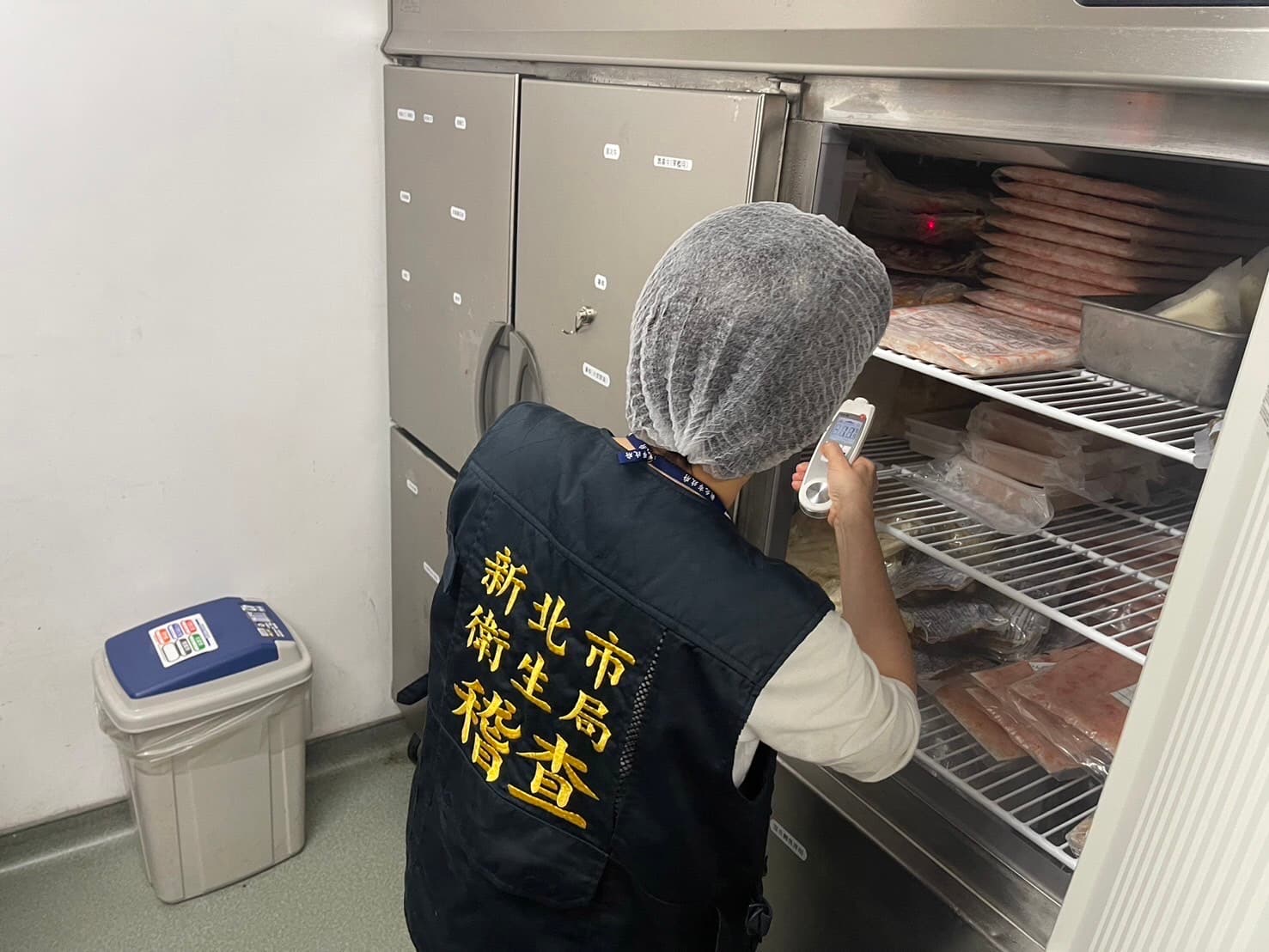 新北衛生局完成清查12家分店，除兩家持續暫停營業，7家分店缺失改善，僅3家合格。（新北衛生局提供）
