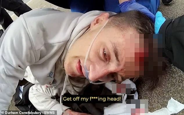 帕克一度口氣極差地對急救人員大喊「他X的不要碰我的頭!」。(翻自《每日郵報》)