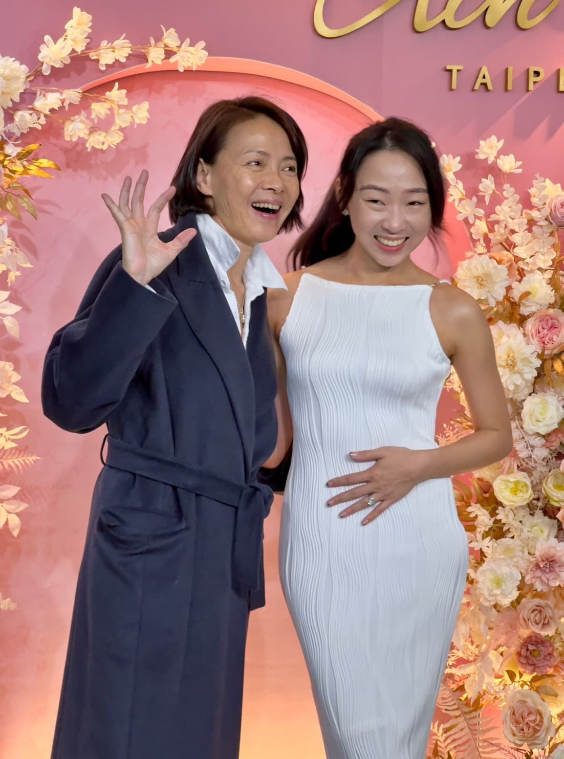 金鐘影后柯淑勤愛女杜蕾今(5日)到戶政事務所登記結婚。(海納百川提供)