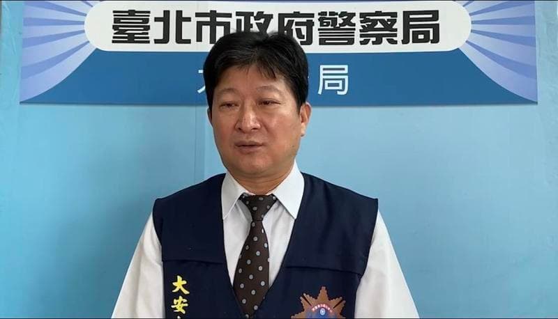 時任大安分局偵查隊長說明逮捕烏鴉的情況,亦的確提及彰化警方所偵辦的組織犯罪案件。(翻攝畫面)