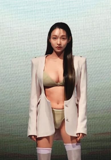 林襄去年參加台北時裝週,小肚肚溢出警戒線,這次非得扳回一城不可。(資料照片)