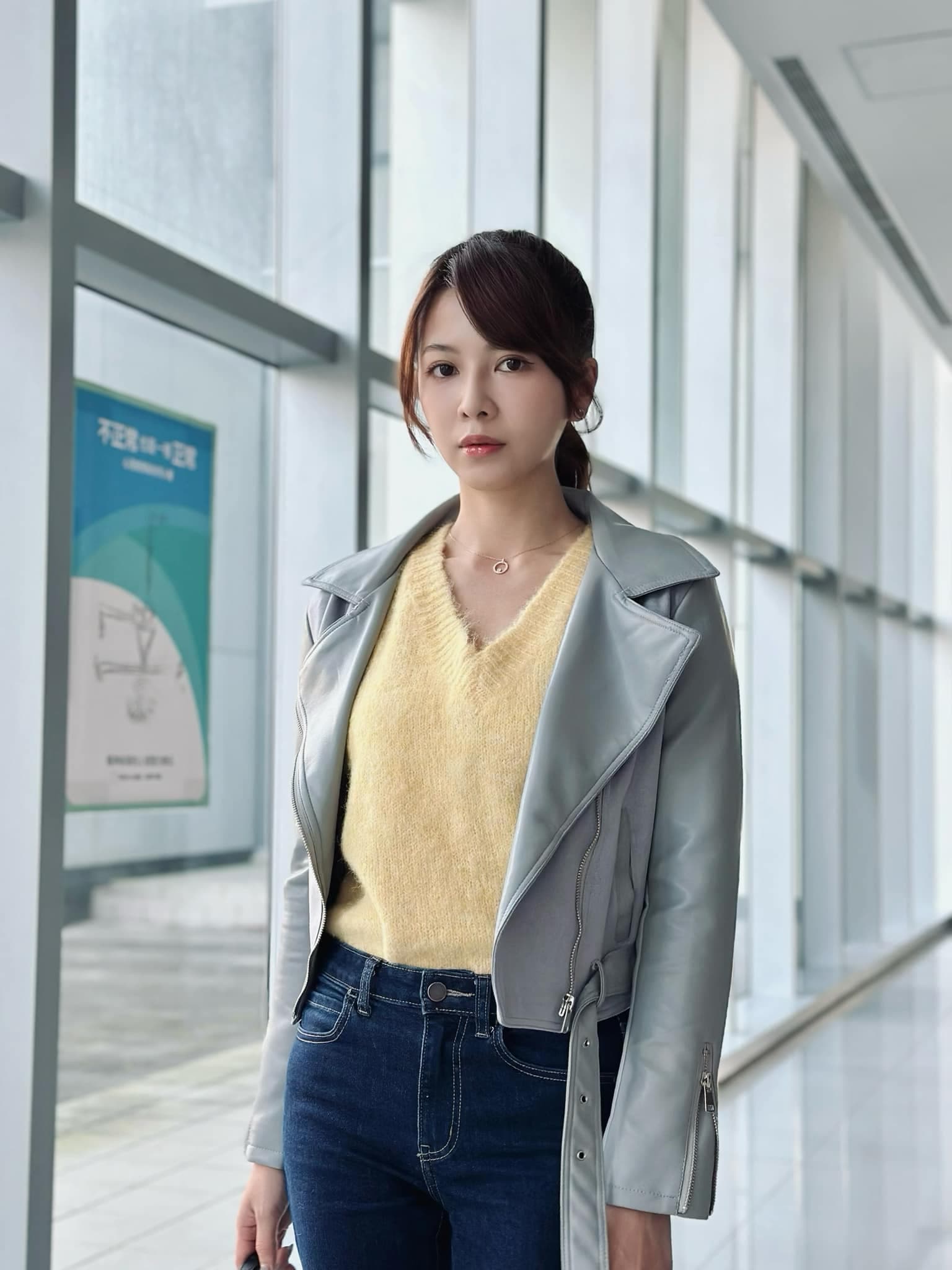 謝京穎目前在《愛的榮耀》演出城府極深的復仇女神。(民視提供)