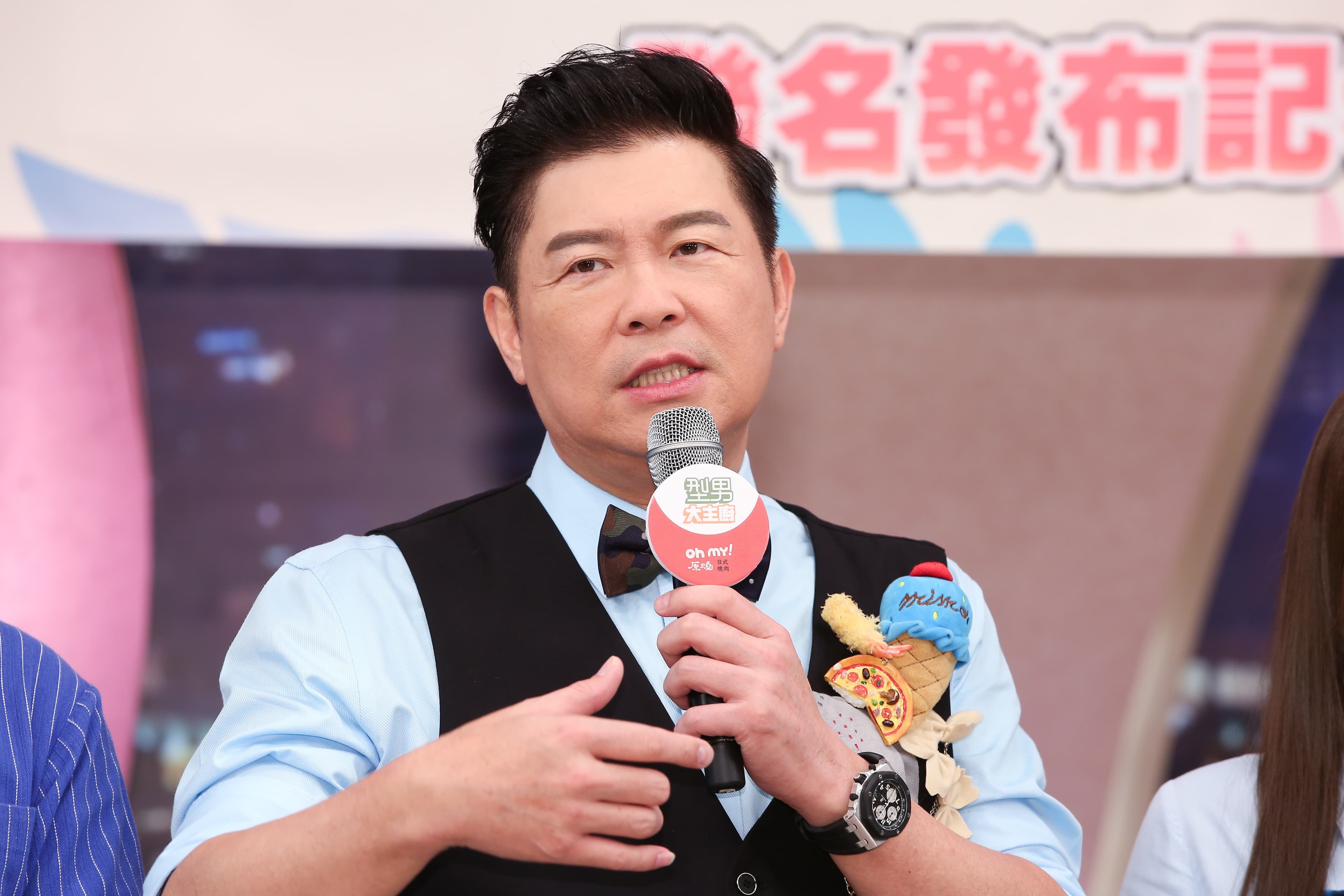 曾國城對於金鐘搭檔蔡尚樺與11年男友玩完一事，表示感覺複雜、遺憾，並希望能夠復合。