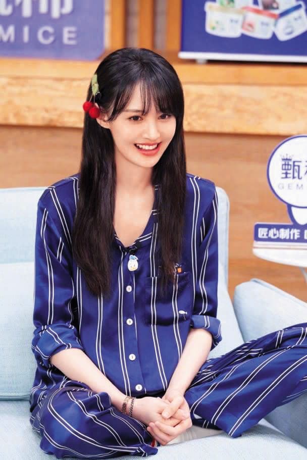 鄭爽在找前男友張恒談判時,被錄到爆粗口。(網路圖片)