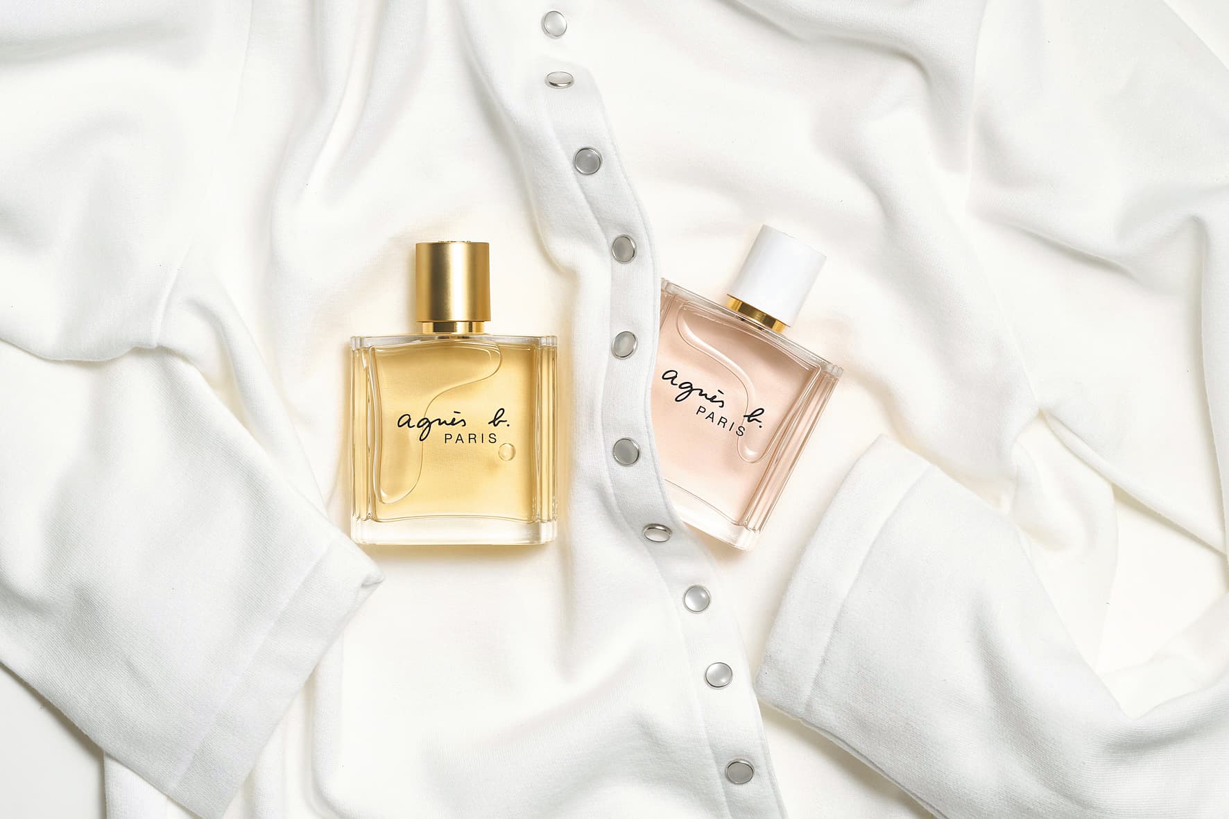 agnès b.推出名以丁香花為延伸的Le Parfum香精(左,NT$1,790/40ml)與L'Eau香水(右,NT$3,390/100ml)。(agnès b. Taiwan提供)