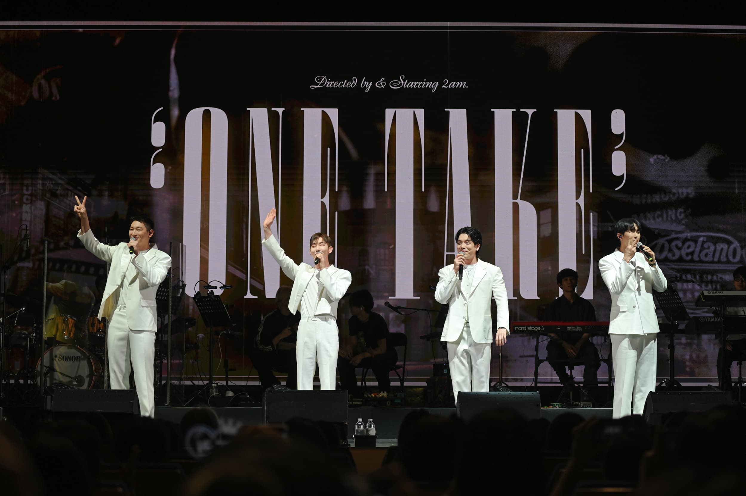 2am在演唱會準備了中文歌〈月亮代表我的心〉送給台灣歌迷。(SHOW Office提供)