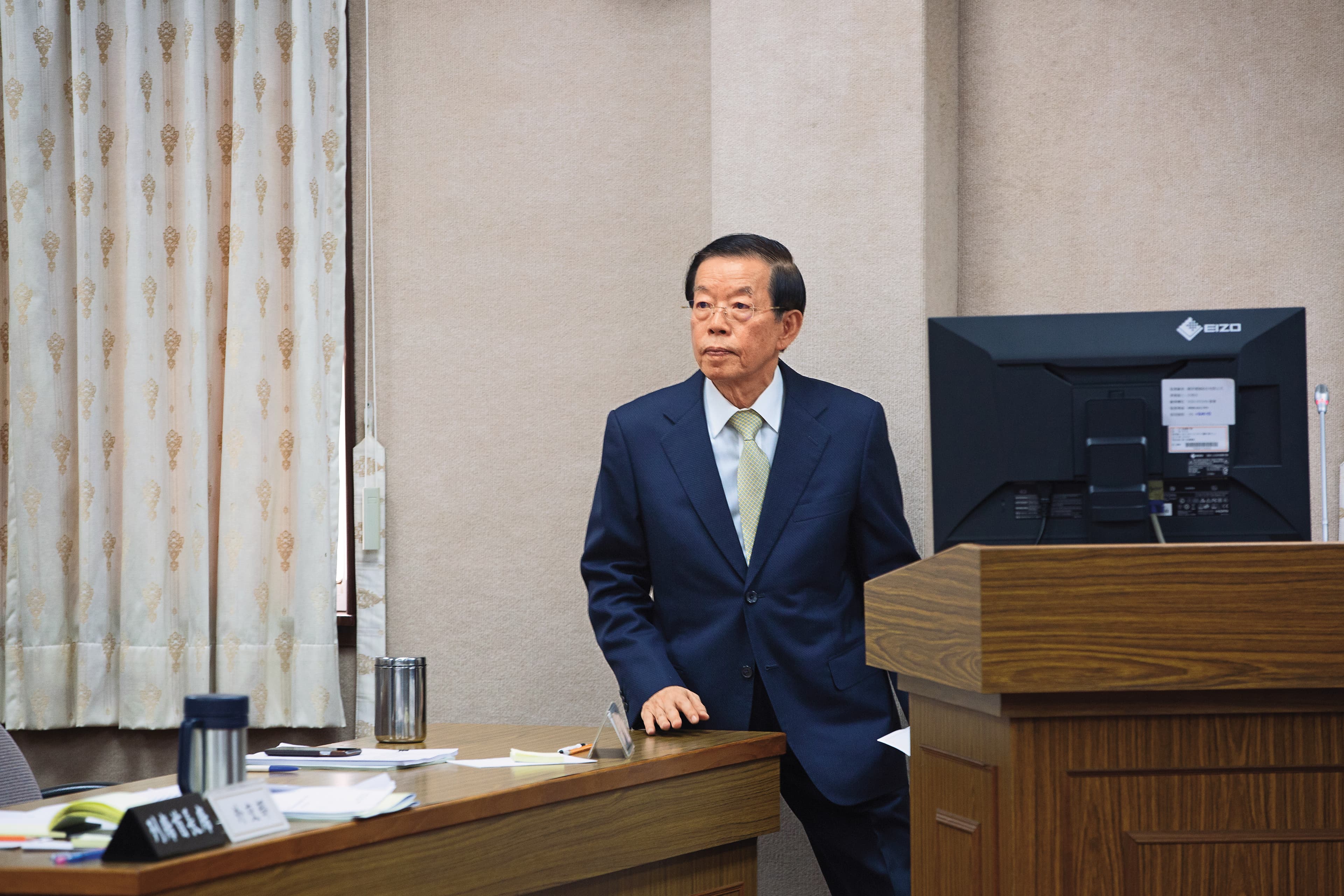 現任總統府資政謝長廷政治資歷深厚，過去曾任我國駐日代表、高雄市長、立委，也曾擔任民進黨主席。
