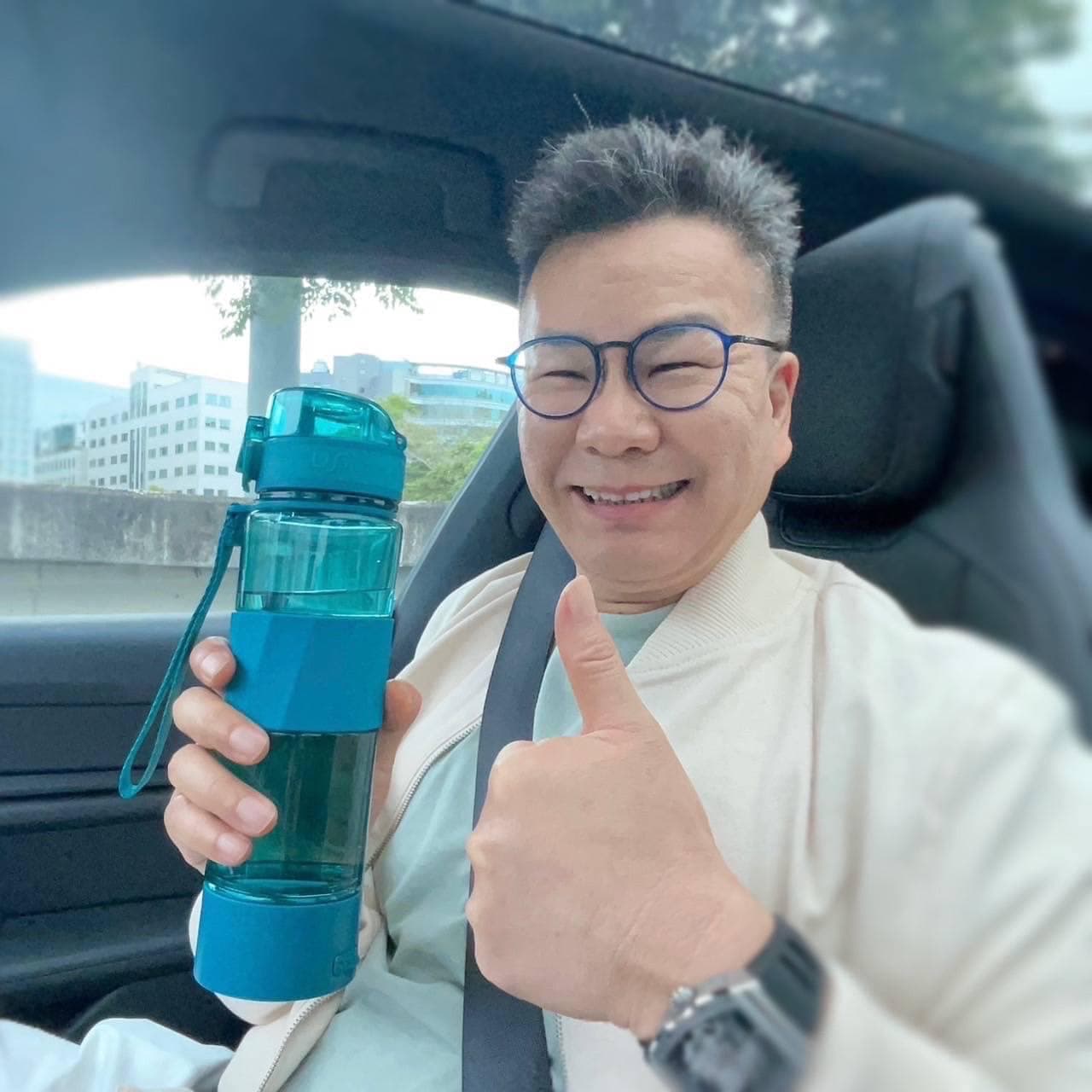沈玉琳因節目上對徐薇開黃腔,讓徐薇差點辭掉主持棒。(翻攝自沈玉琳臉書)