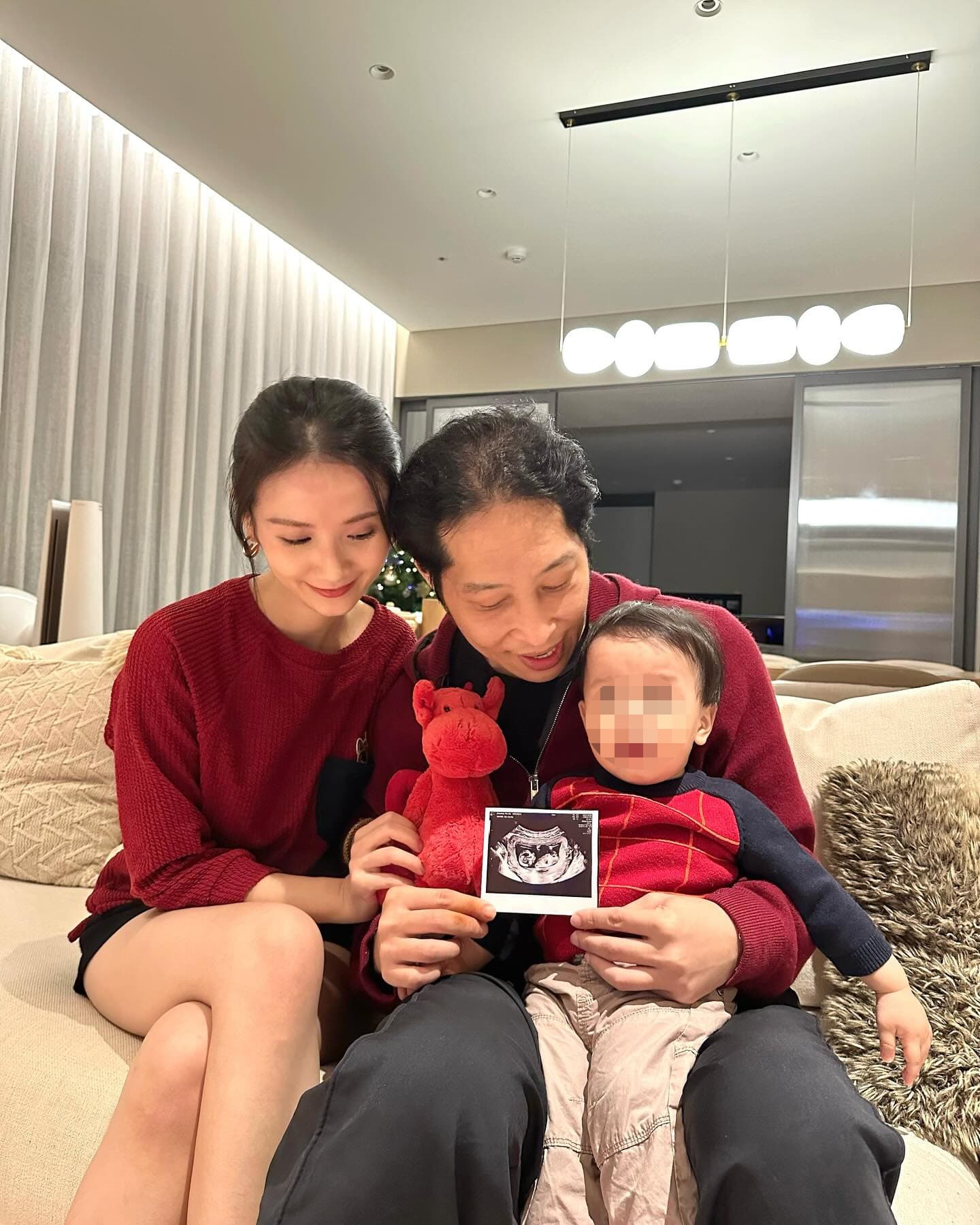 胡亦嘉前年娶妻生子,太太莊郁琳是PTT表特版常客。(翻攝自胡亦嘉IG)