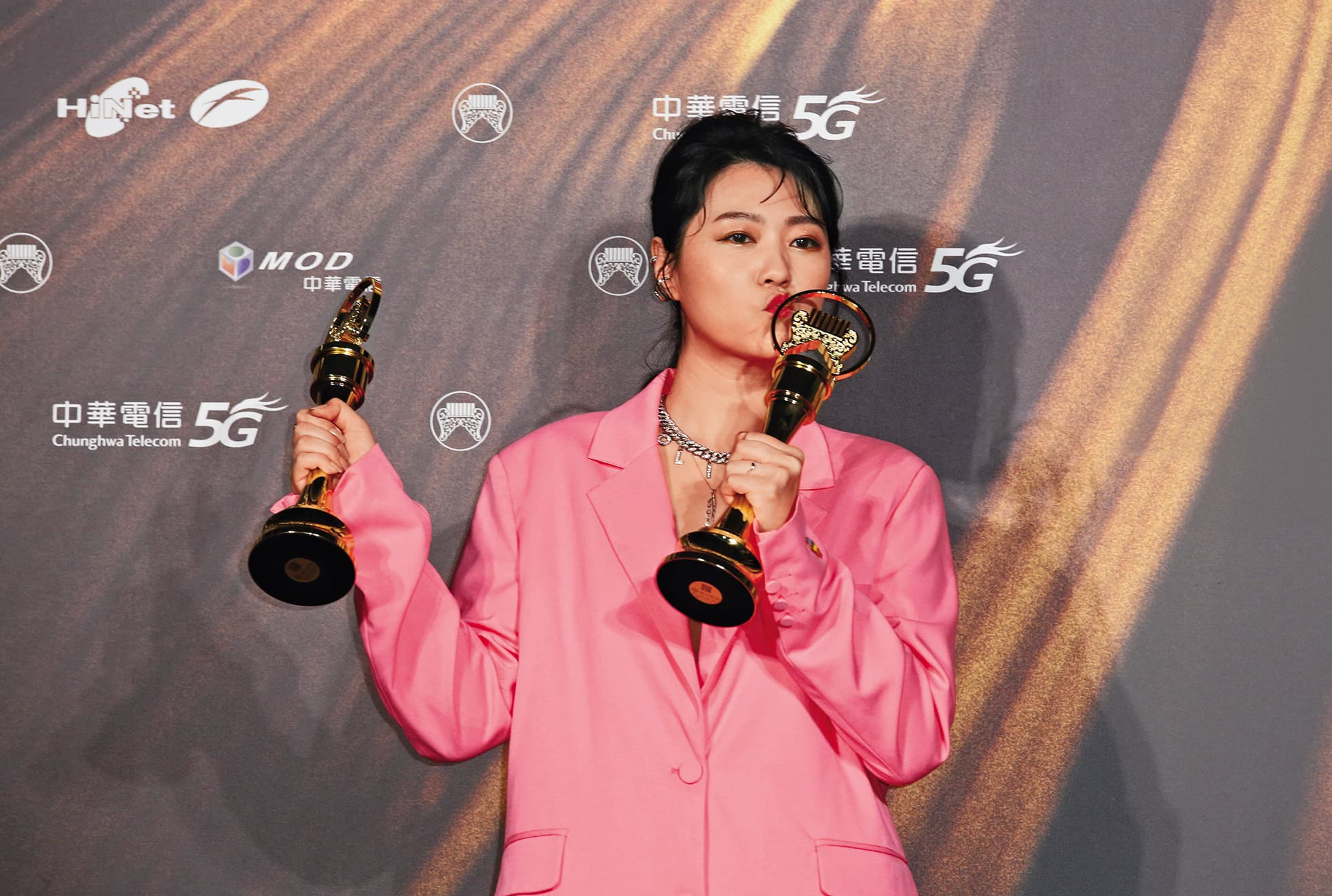 曹雅雯在張三助陣下,獲得第32屆金曲獎最佳台語女歌手。