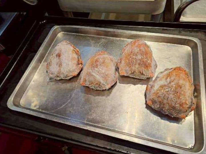 七海酒樓的旭蟹被檢出重金屬鎘。(台北市衛生局提供)