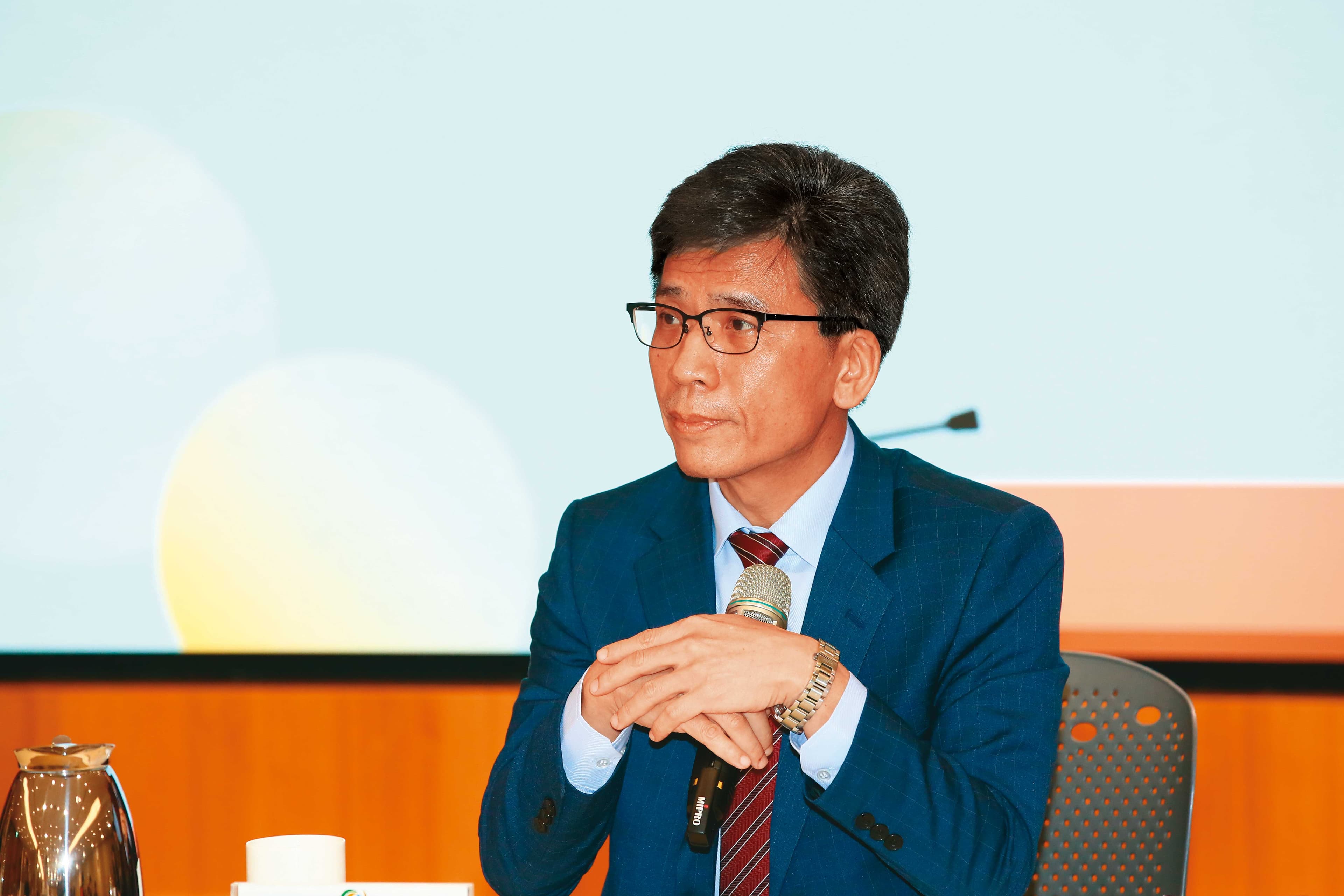 中信金、台新金能否成功併購新光金,還得看金管會態度。圖為金管會主委彭金隆。