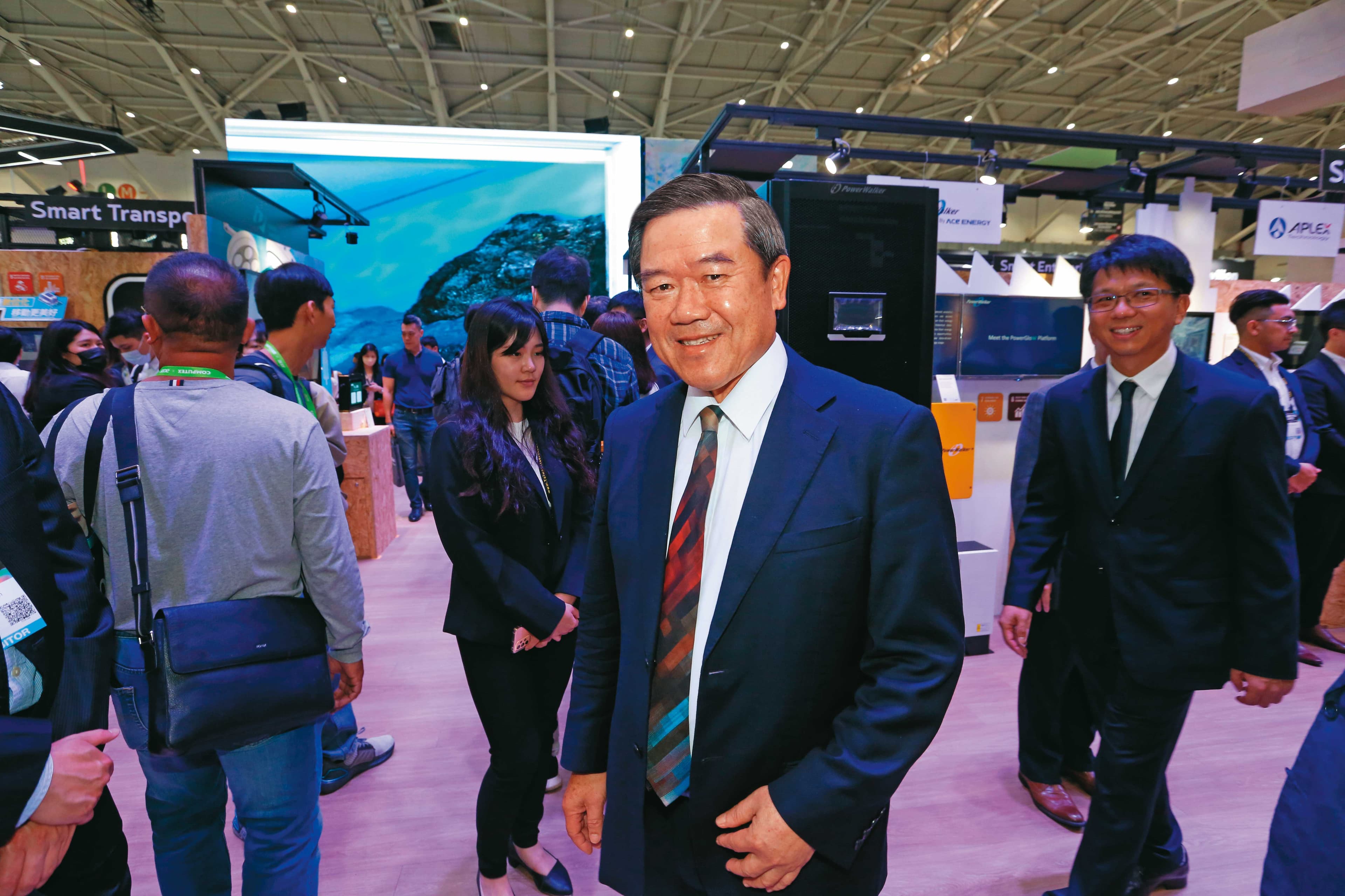 鴻海董事長劉揚偉、佳世達董事長陳其宏(圖)及宏碁董事施宣輝,都相當看好台廠在低軌衛星市場的競爭力。