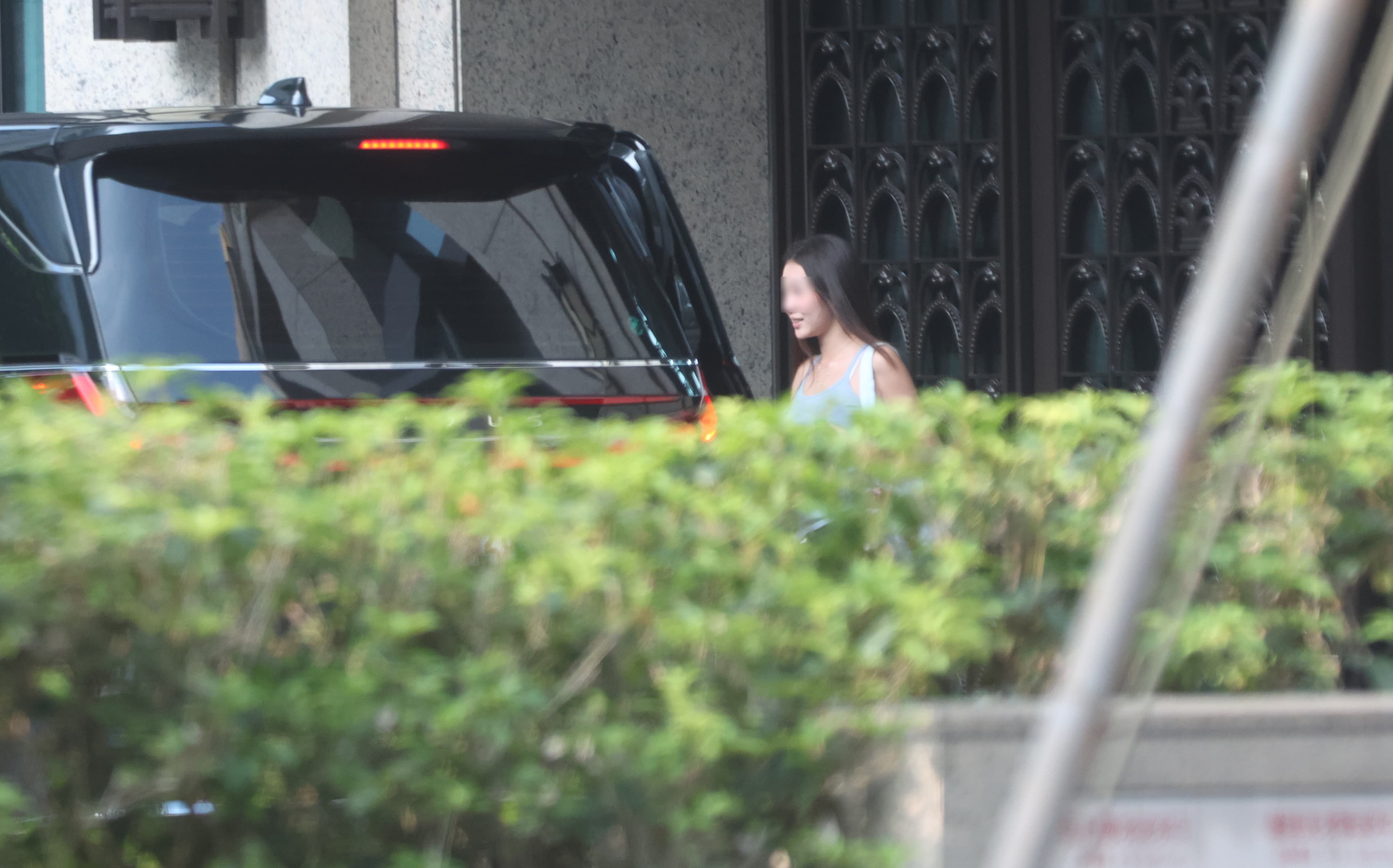 以往爸媽的座駕，本刊近來只捕捉到妞妞搭乘的身影。