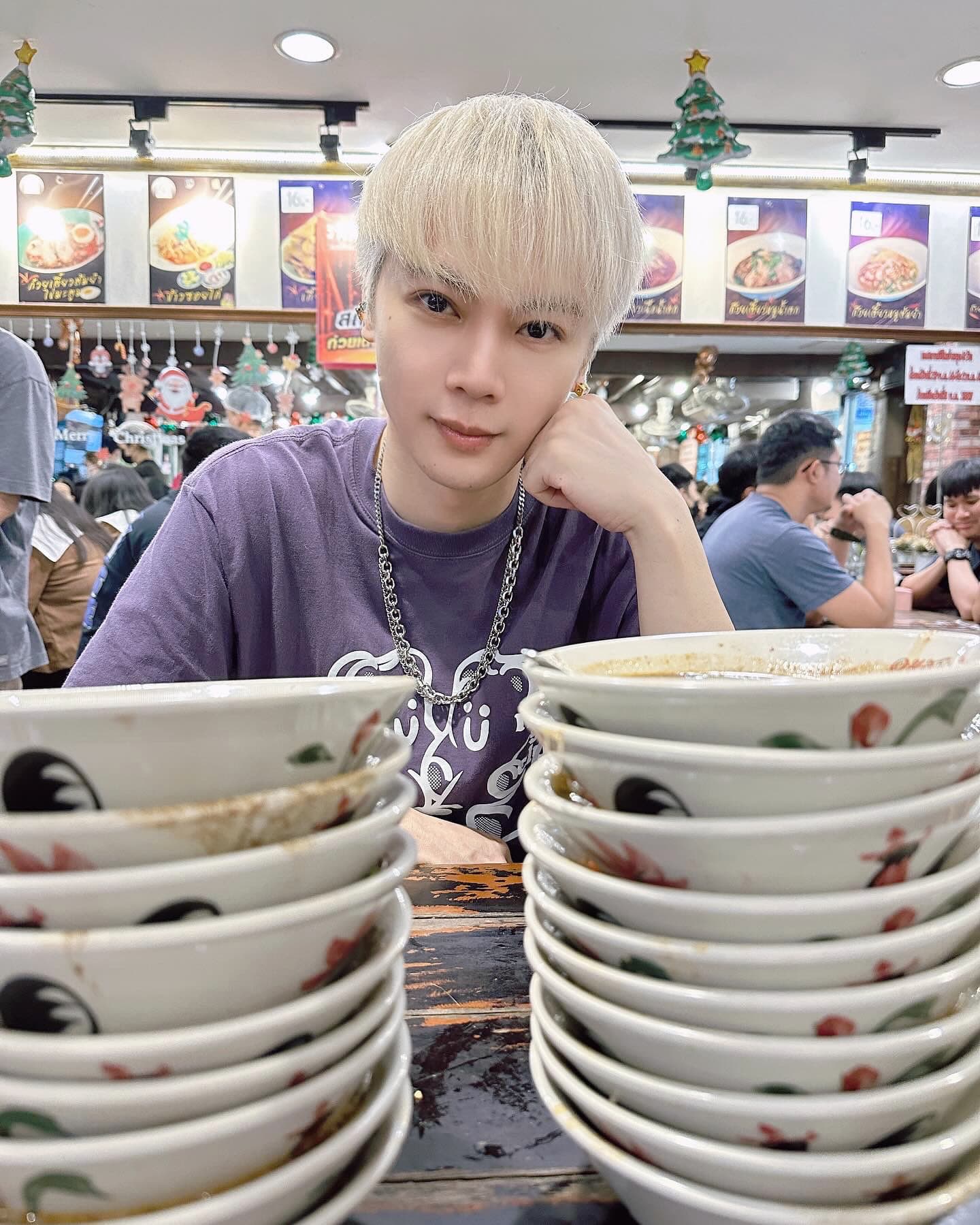 古曜威豪吃了19碗銅板價的船麵。(單純夢想文創事業、萊旅遊提供)