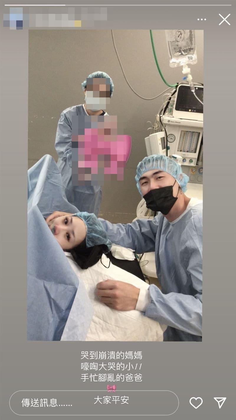 劉錚老婆日前在IG限動PO出產房內一家三口的合影。(翻攝自IG)