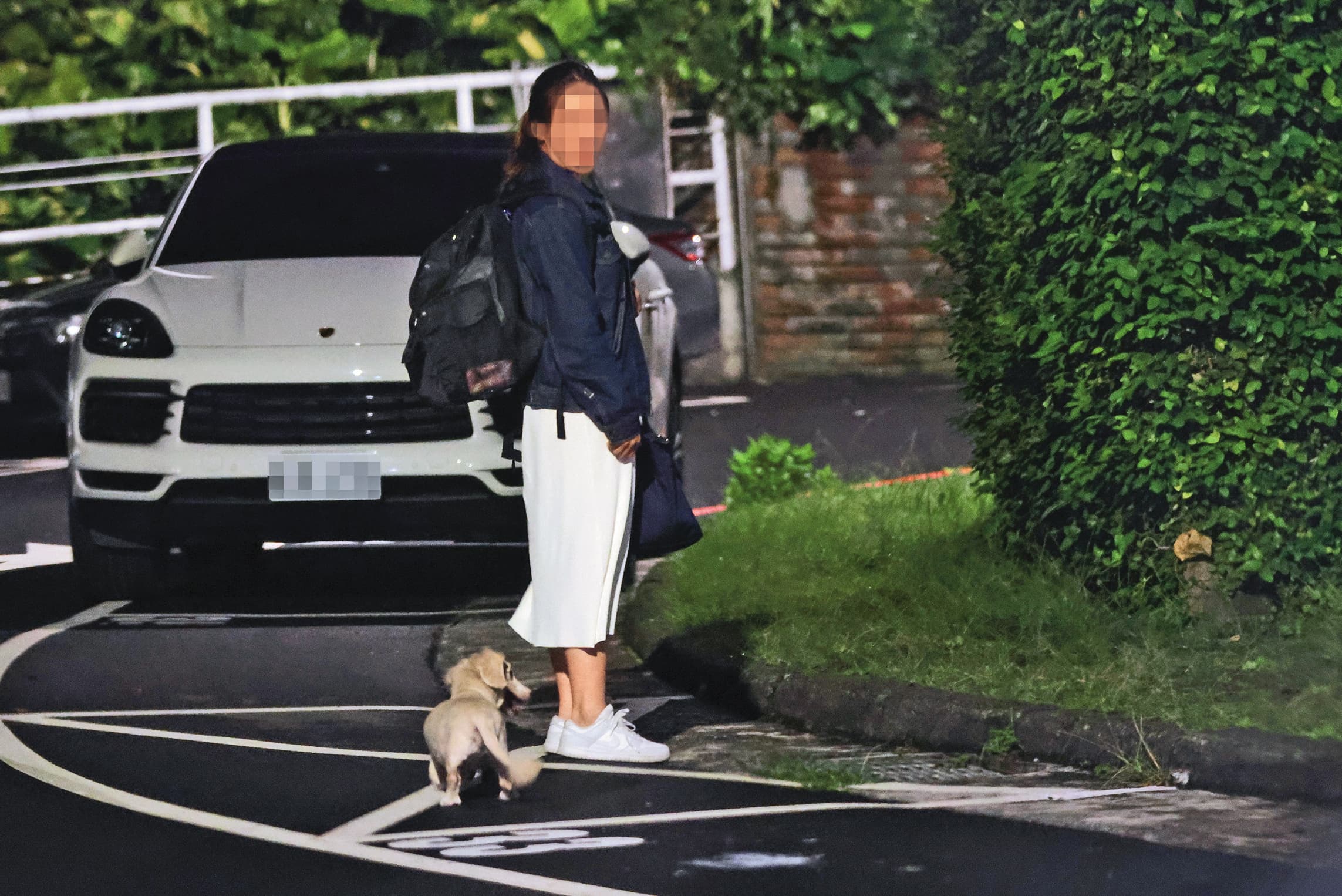 6/13 21：49 女密友回家不久後，就上了一輛多元計程車前往黃柏漙位於淡水的社區。