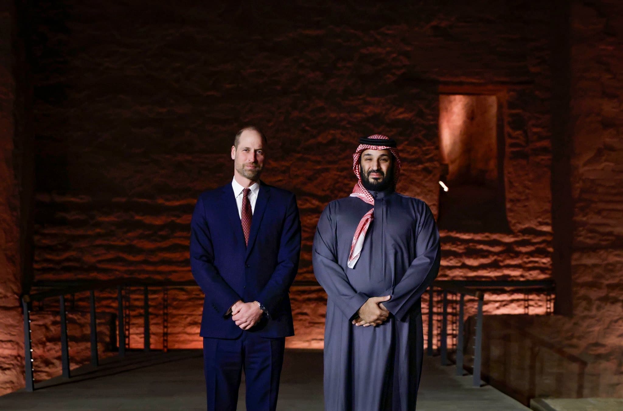 威廉(左)會晤沙國王儲穆罕默德賓沙爾曼(右)。(翻攝princeandprincessofwales IG)