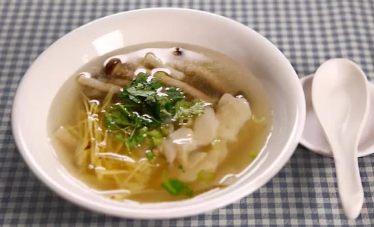 官方說明因應例行菜單調整，全台門市同步停售蕈菇湯。（翻攝八方雲集臉書粉專）