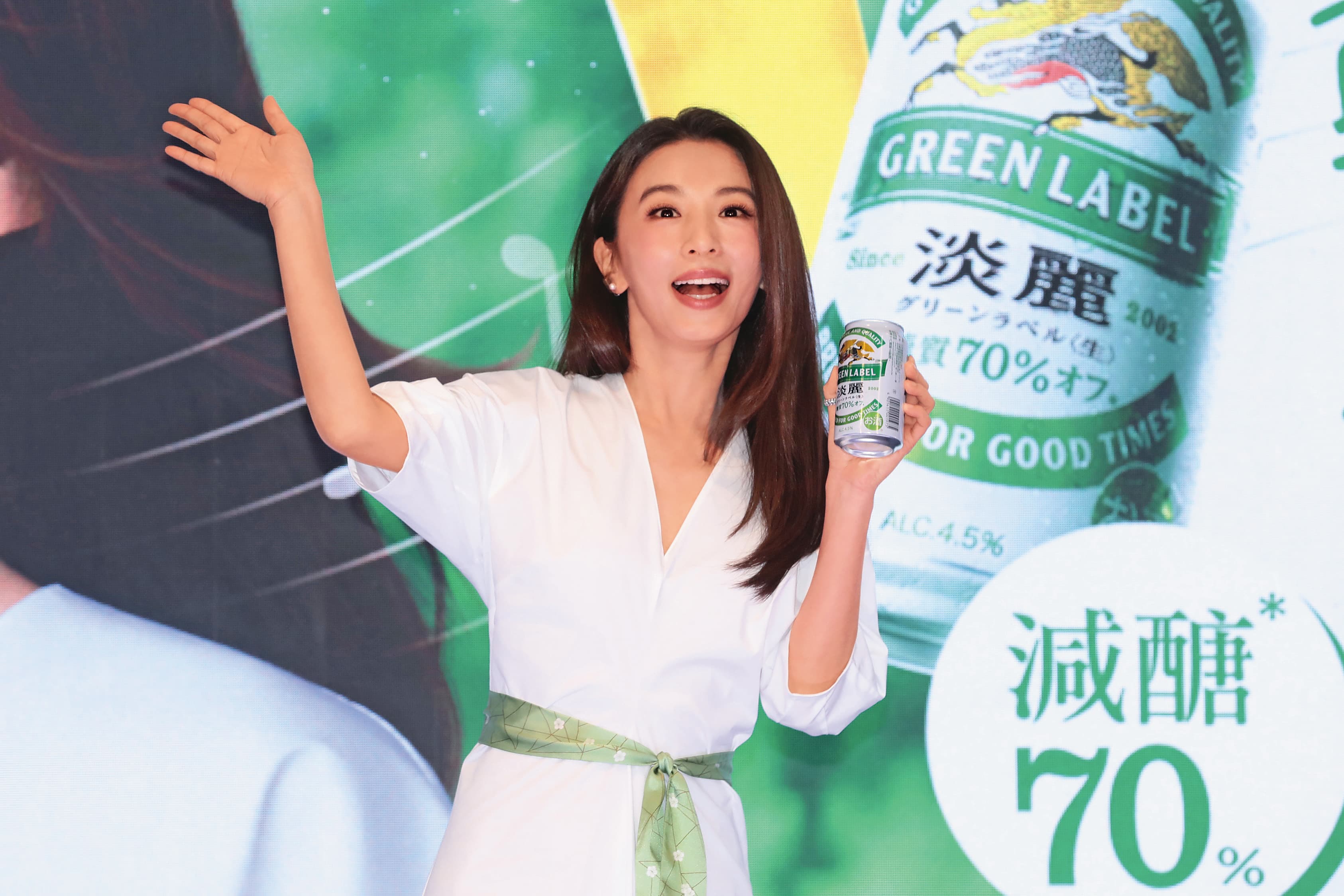不想踏出舒適圈的Hebe,想必沒事都待在家「拎必魯」(台語:喝啤酒)吧?(嗝0)(鏡報提供)